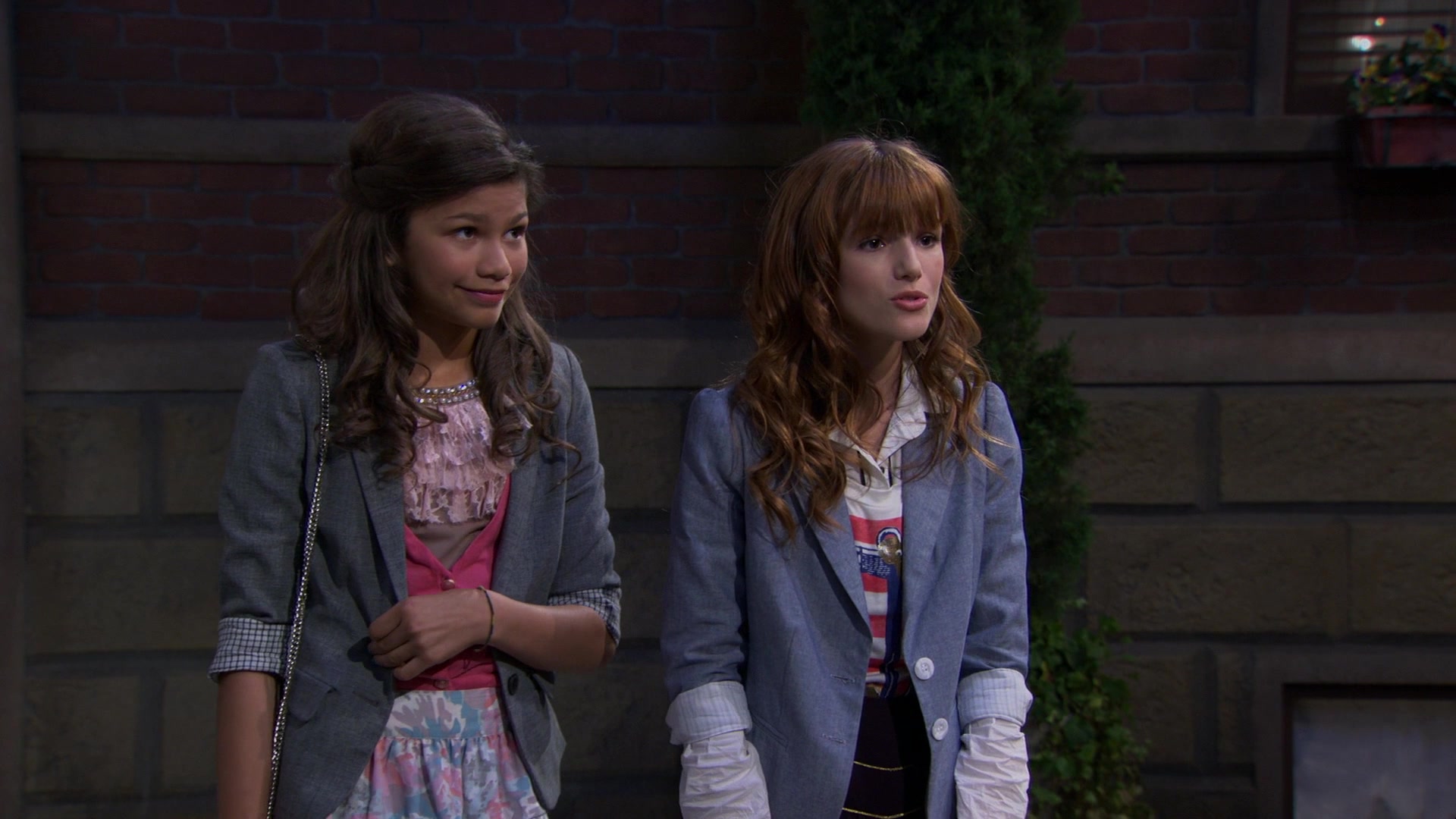 Shake_It_Up_S01E02_1080p_BTD_001246.jpg Shake_It_Up_S01E02_1080p_BTD_001246.jpg