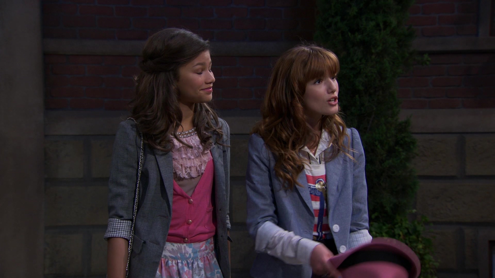 Shake_It_Up_S01E02_1080p_BTD_001275.jpg