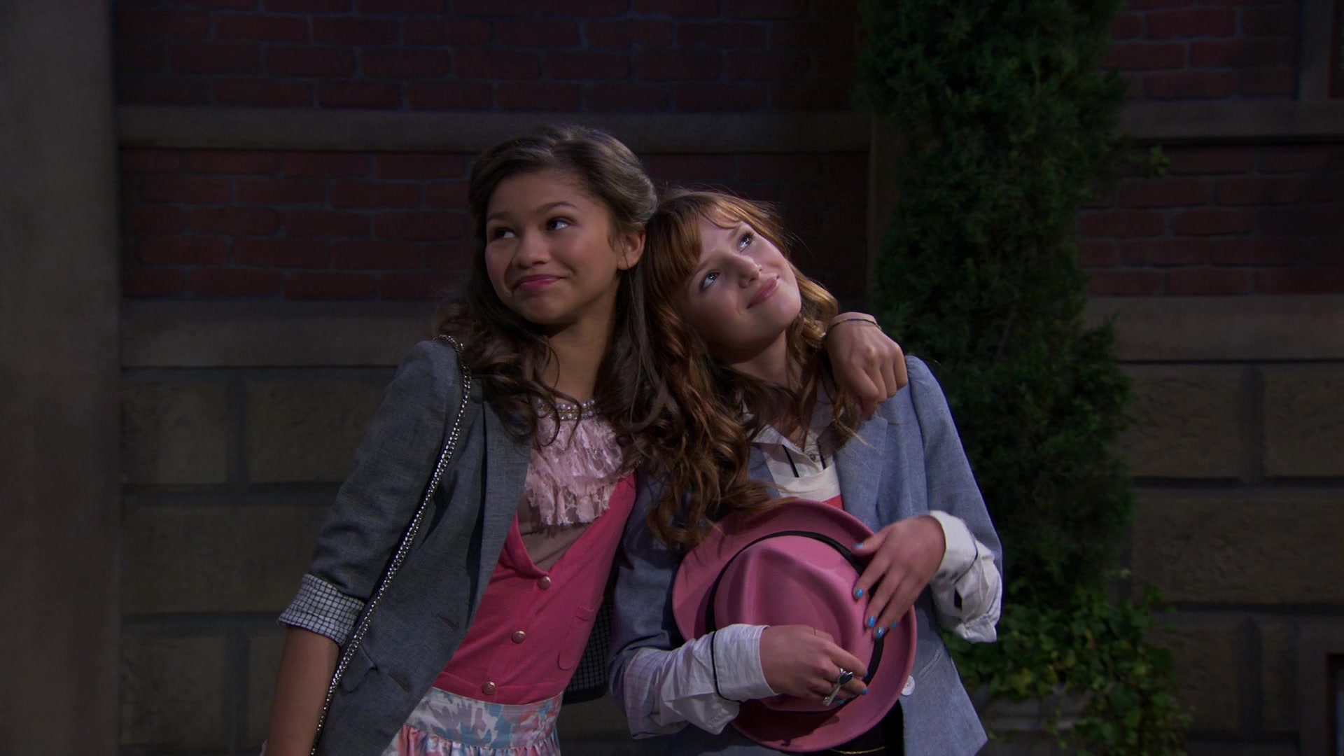 Shake_It_Up_S01E02_1080p_BTD_001288.jpg