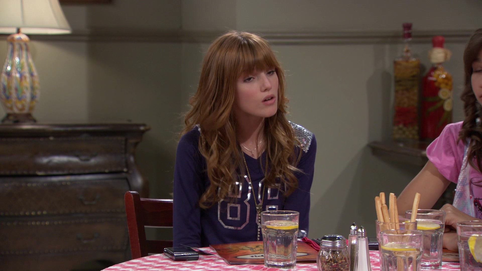 Shake_It_Up_S01E02_1080p_BTD_001459.jpg