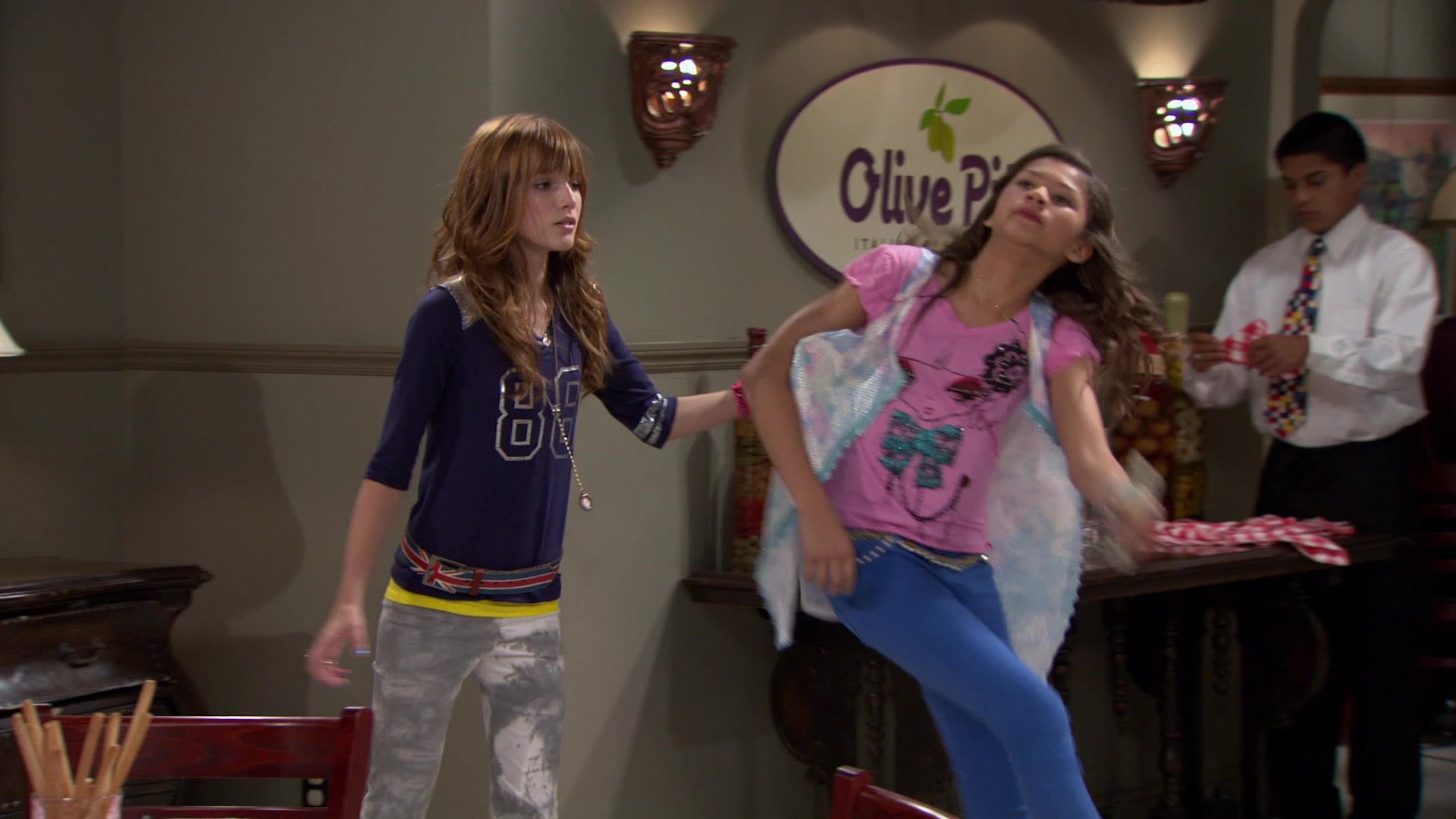Shake_It_Up_S01E02_1080p_BTD_001693.jpg Shake_It_Up_S01E02_1080p_BTD_001693.jpg