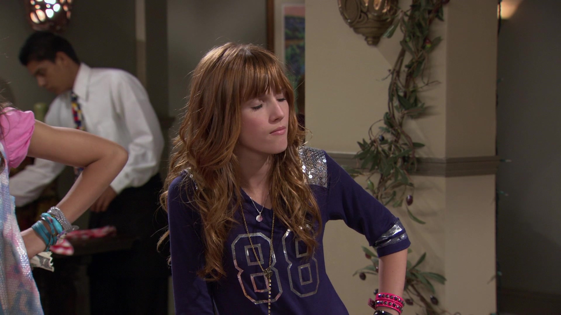 Shake_It_Up_S01E02_1080p_BTD_001728.jpg