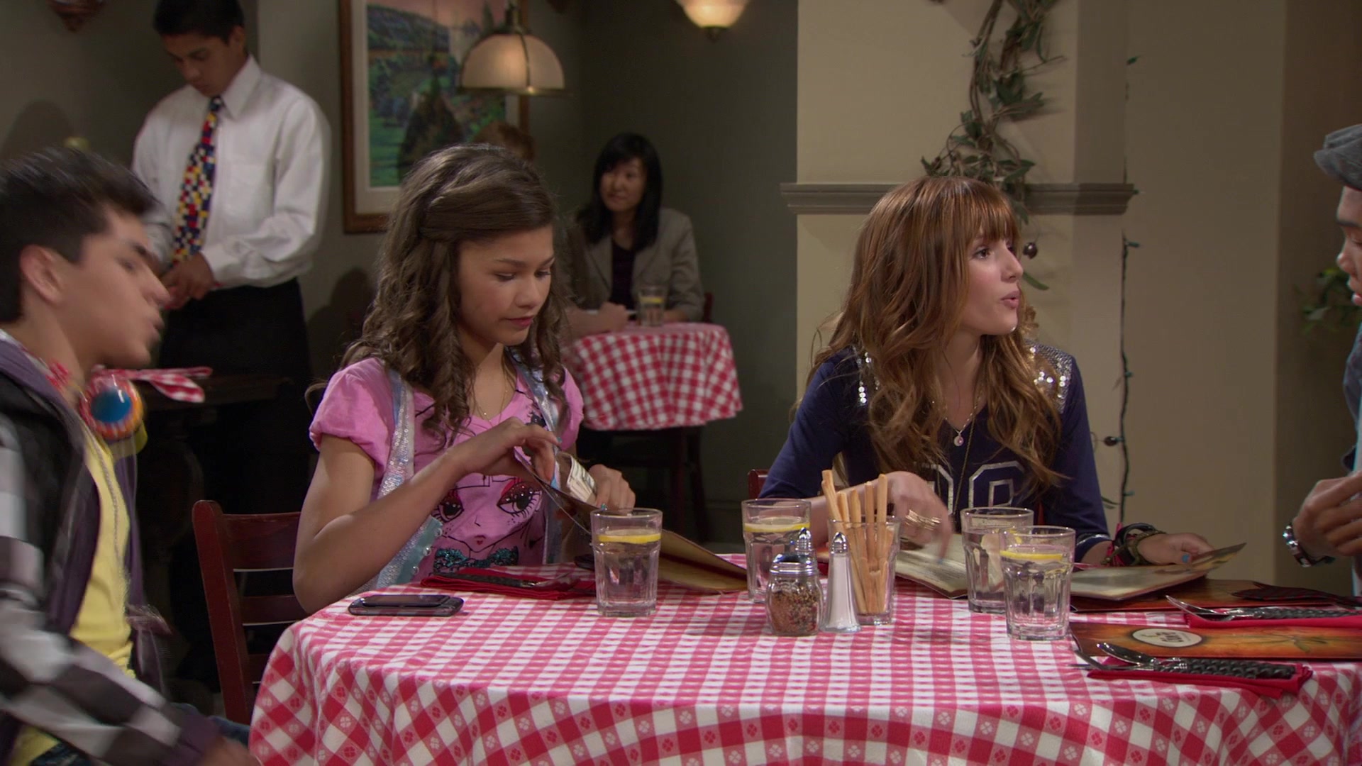 Shake_It_Up_S01E02_1080p_BTD_001763.jpg Shake_It_Up_S01E02_1080p_BTD_001763.jpg