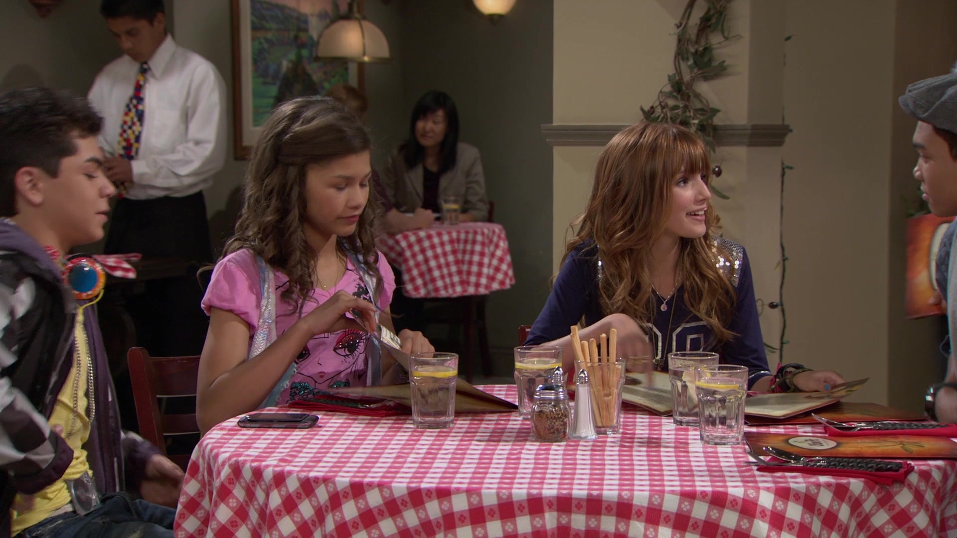 Shake_It_Up_S01E02_1080p_BTD_001764.jpg Shake_It_Up_S01E02_1080p_BTD_001764.jpg
