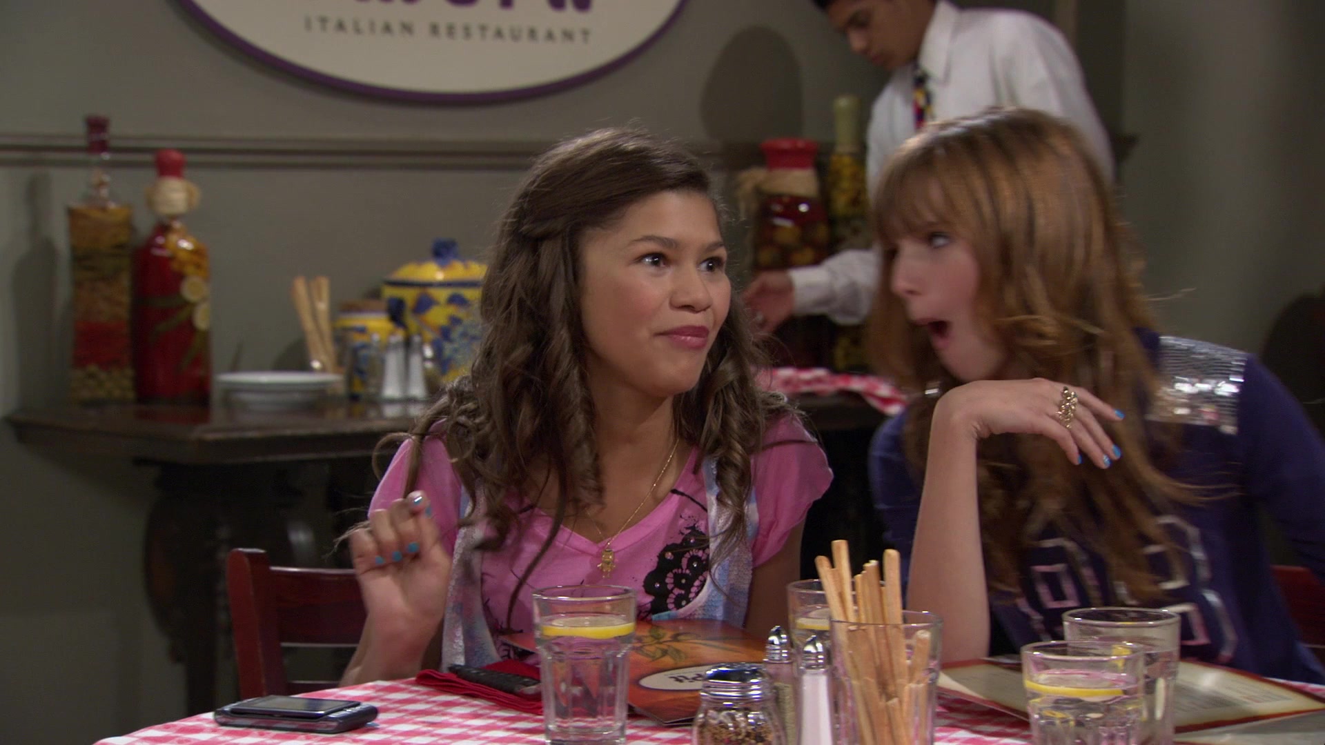 Shake_It_Up_S01E02_1080p_BTD_001778.jpg