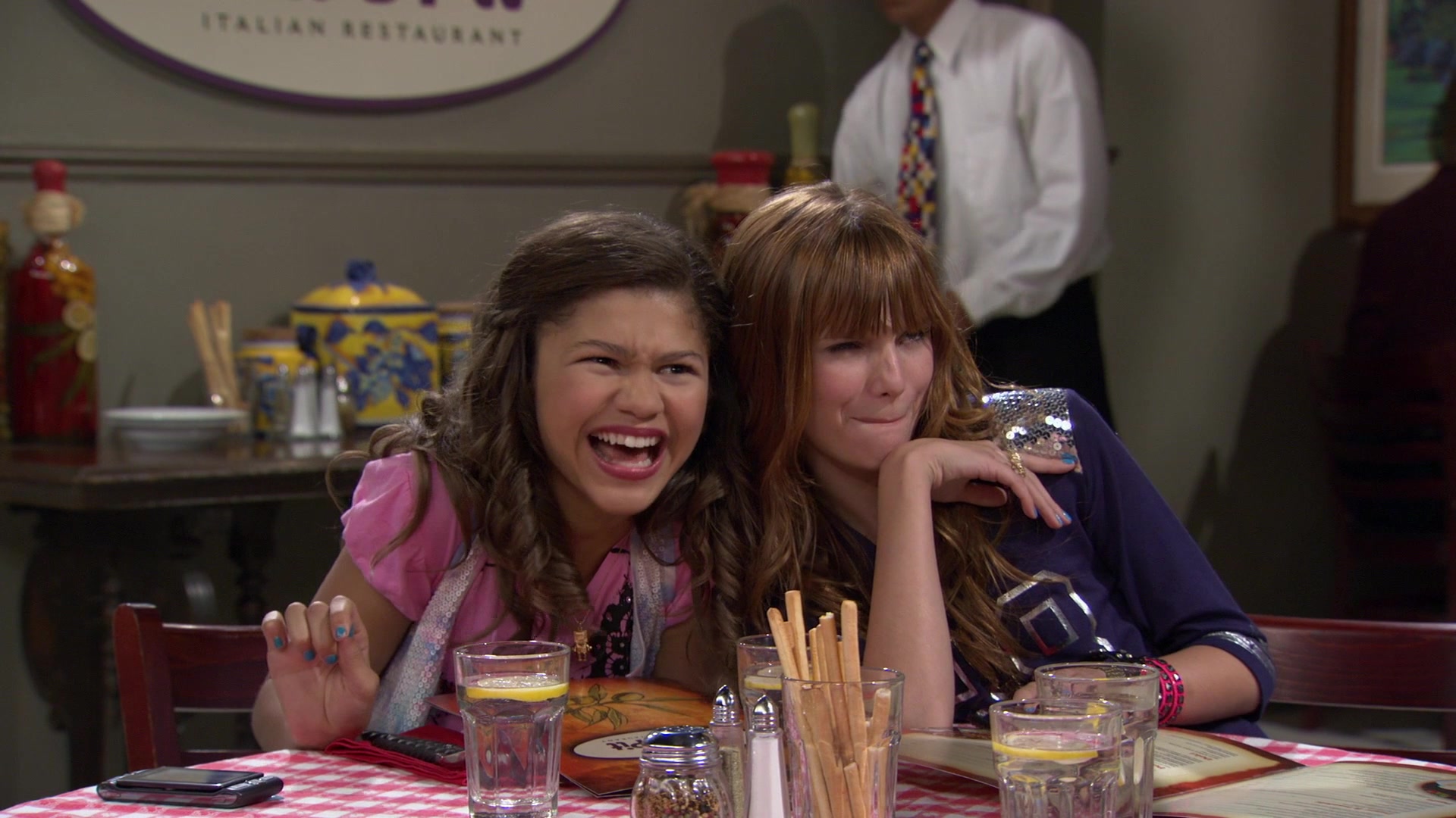 Shake_It_Up_S01E02_1080p_BTD_001781.jpg