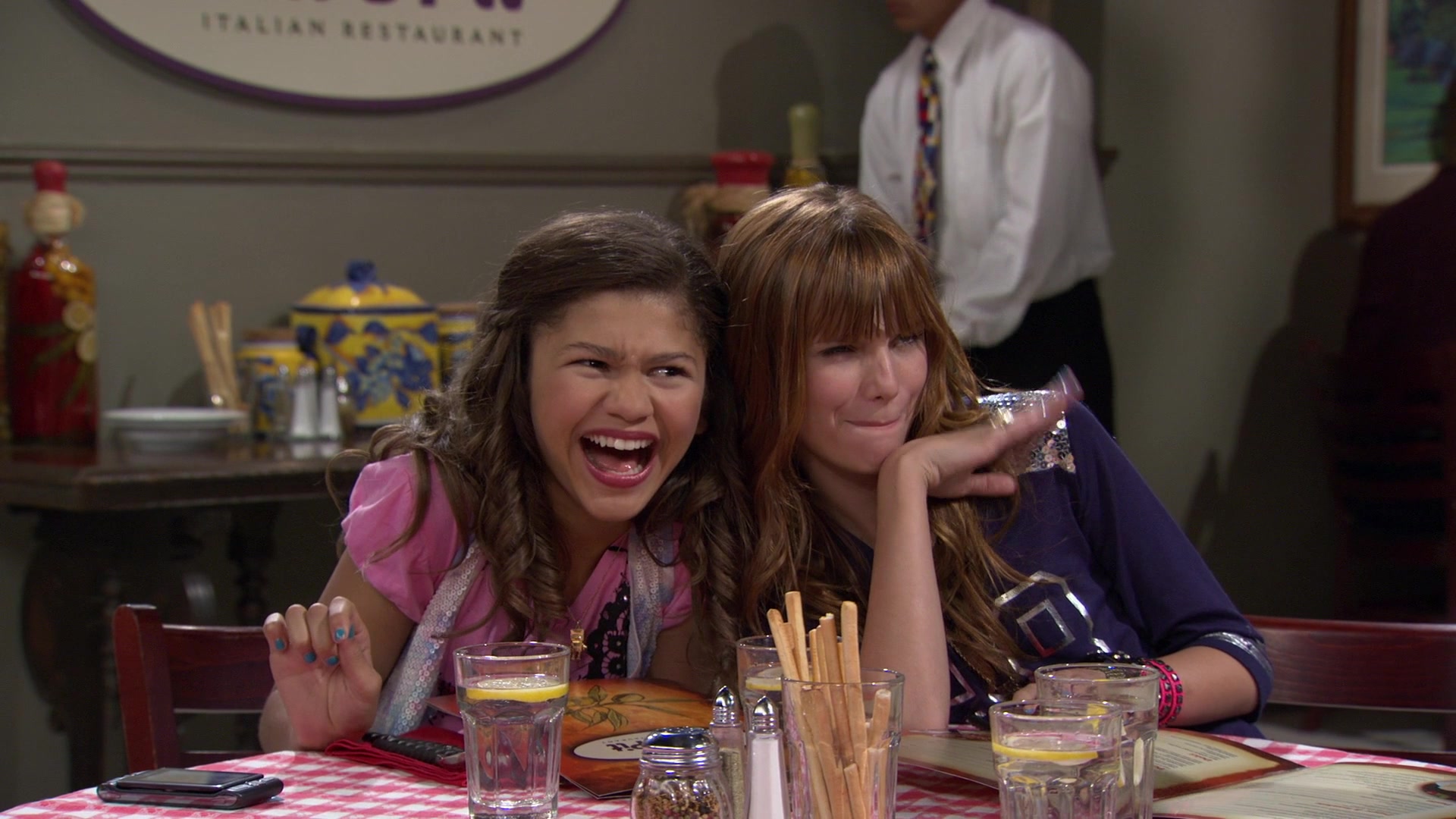 Shake_It_Up_S01E02_1080p_BTD_001782.jpg Shake_It_Up_S01E02_1080p_BTD_001782.jpg