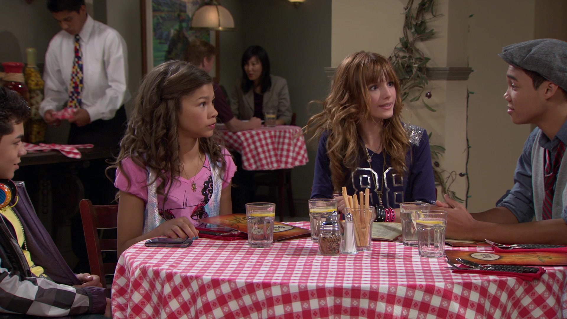 Shake_It_Up_S01E02_1080p_BTD_001789.jpg