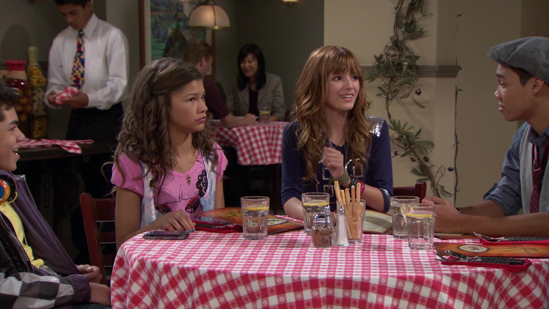 Shake_It_Up_S01E02_1080p_BTD_001791.jpg Shake_It_Up_S01E02_1080p_BTD_001791.jpg