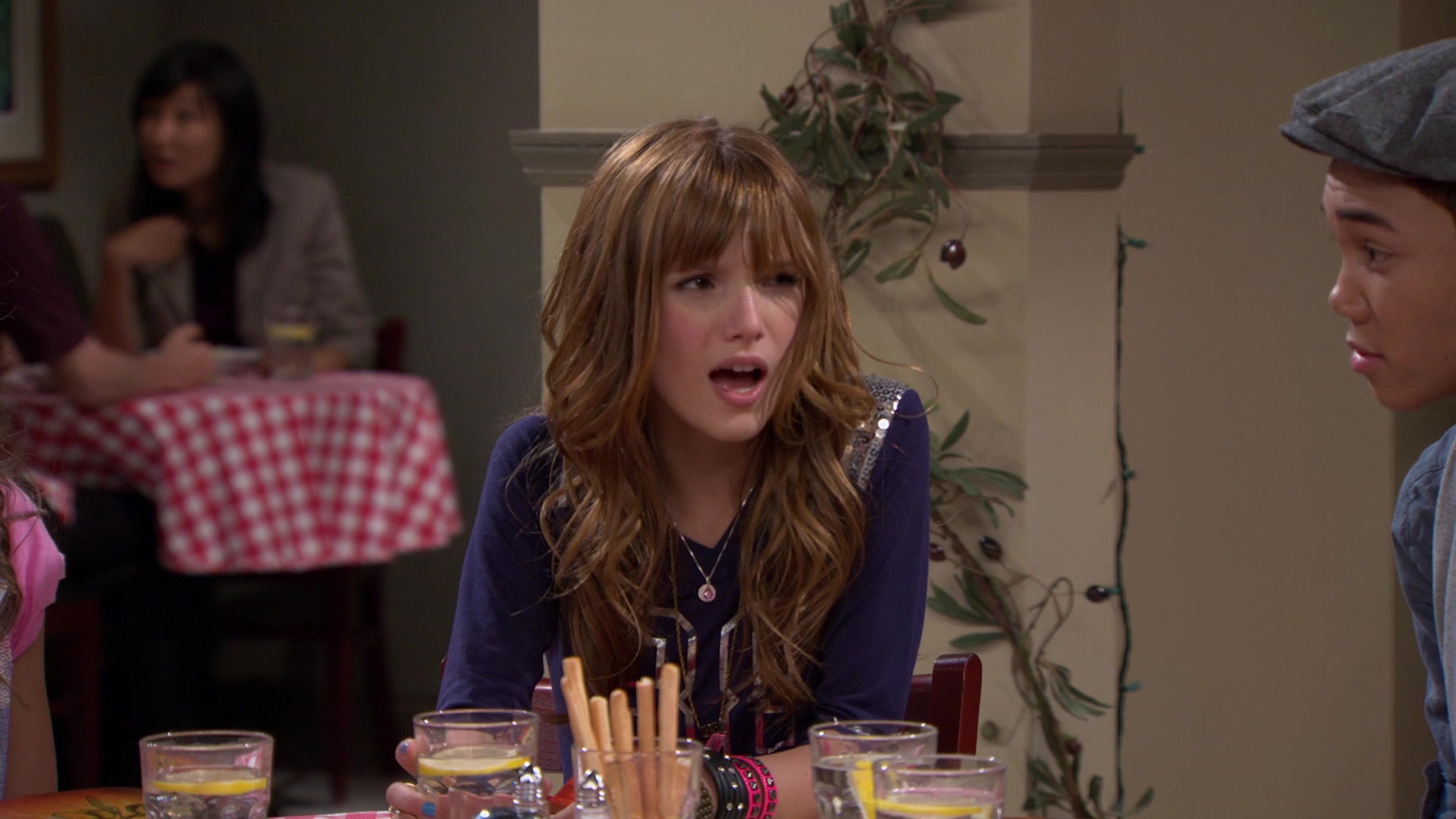 Shake_It_Up_S01E02_1080p_BTD_001828.jpg