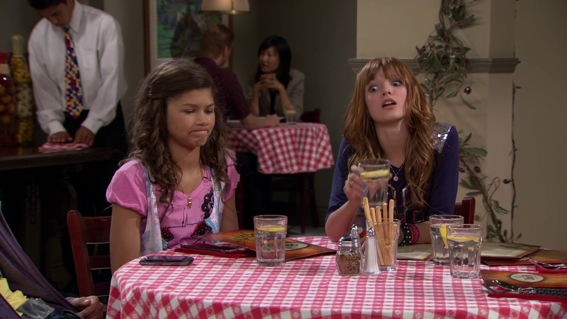 Shake_It_Up_S01E02_1080p_BTD_001842.jpg