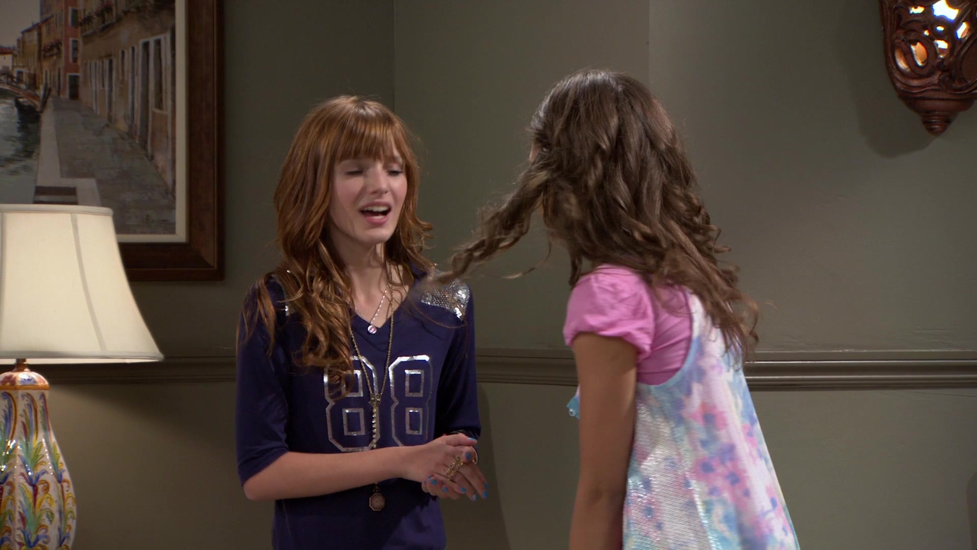 Shake_It_Up_S01E02_1080p_BTD_001990.jpg Shake_It_Up_S01E02_1080p_BTD_001990.jpg