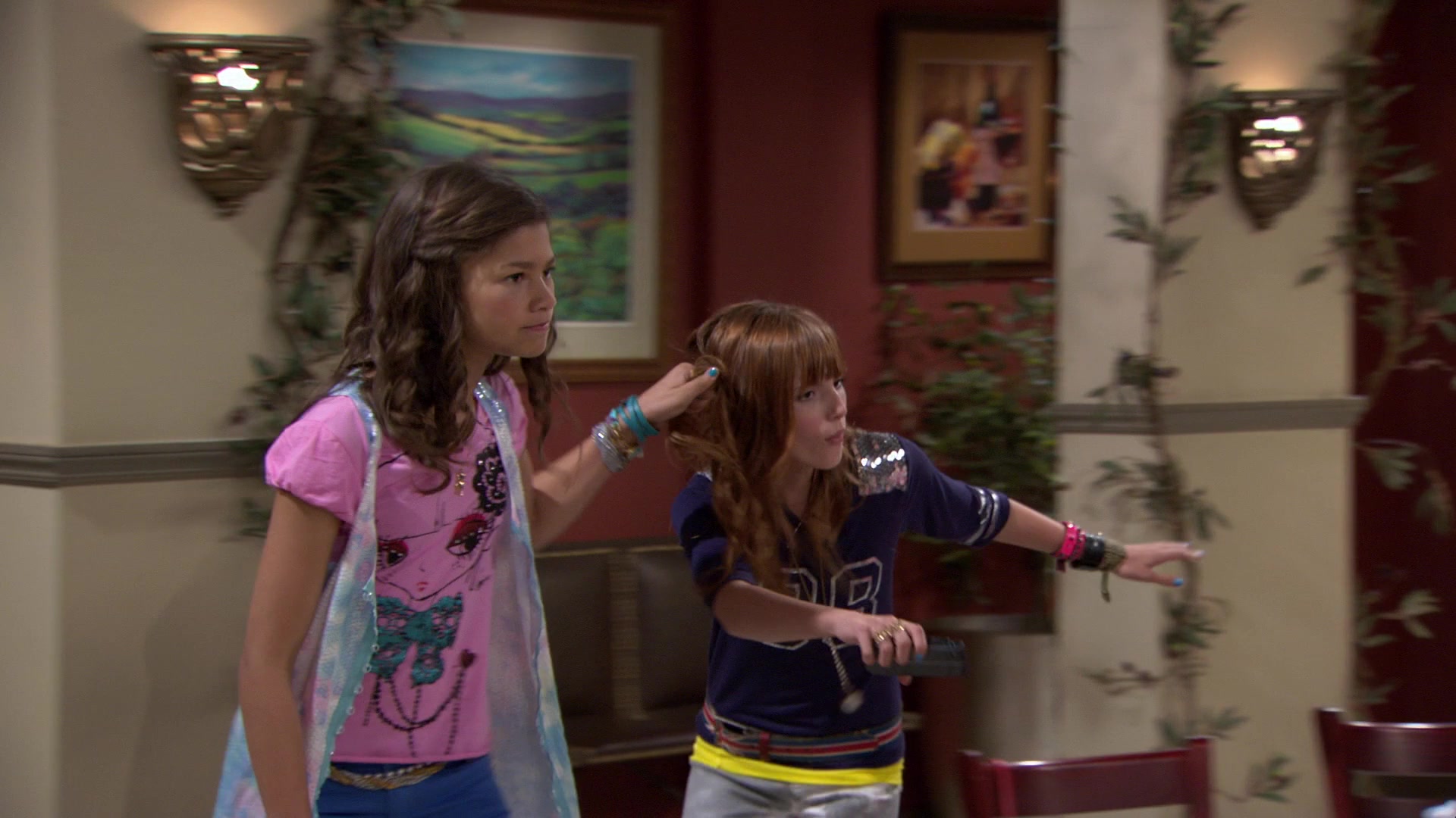 Shake_It_Up_S01E02_1080p_BTD_002072.jpg