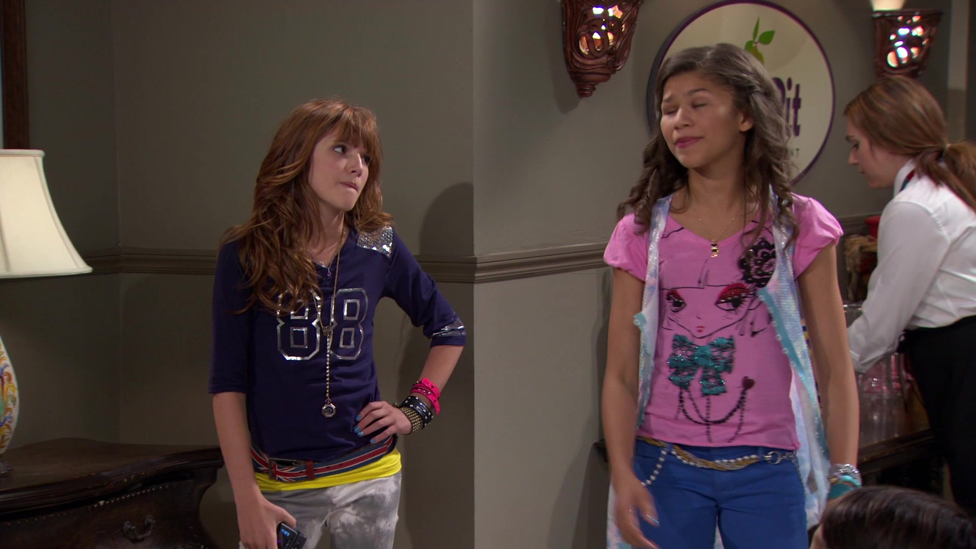 Shake_It_Up_S01E02_1080p_BTD_002101.jpg