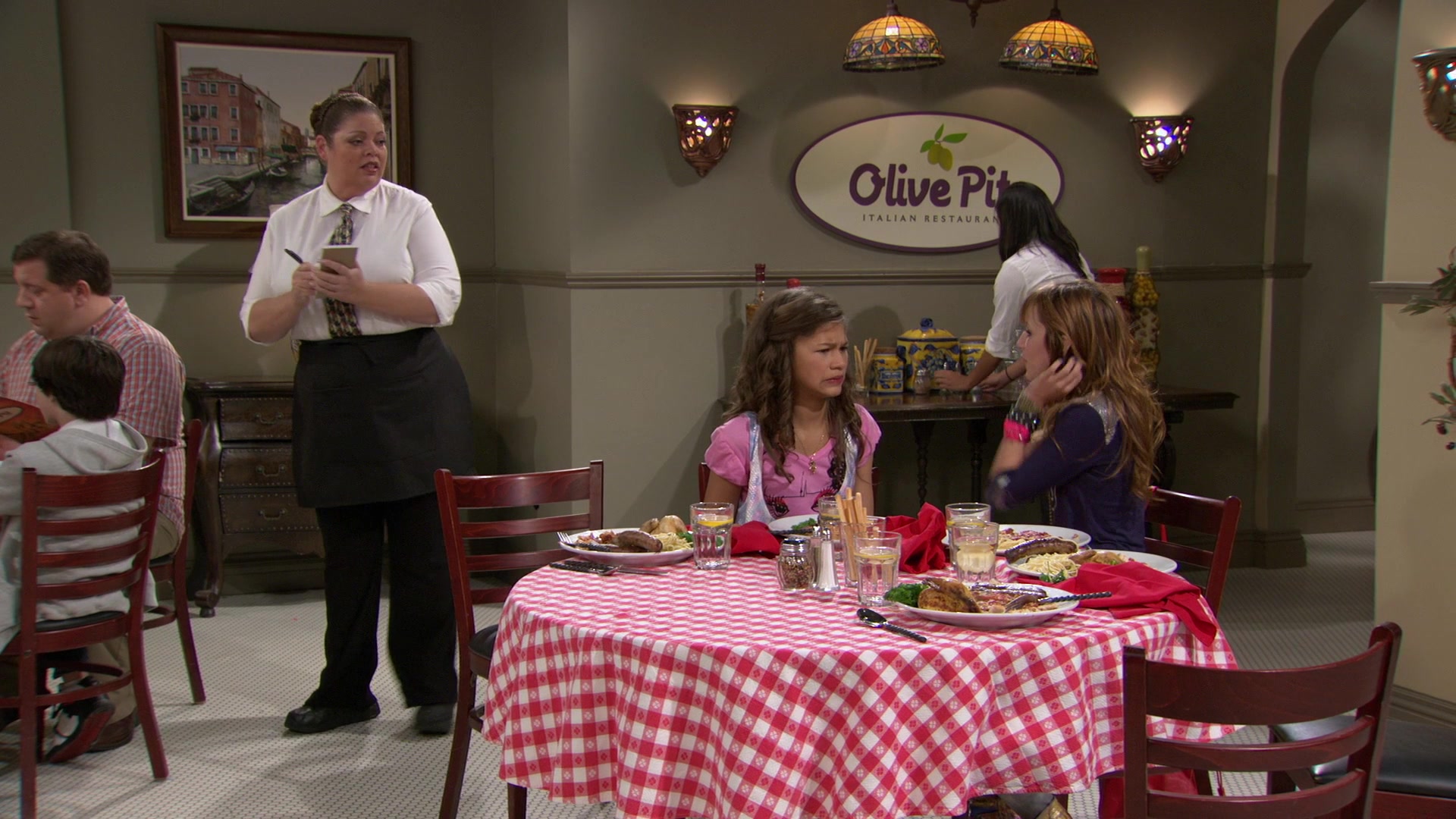 Shake_It_Up_S01E02_1080p_BTD_002265.jpg
