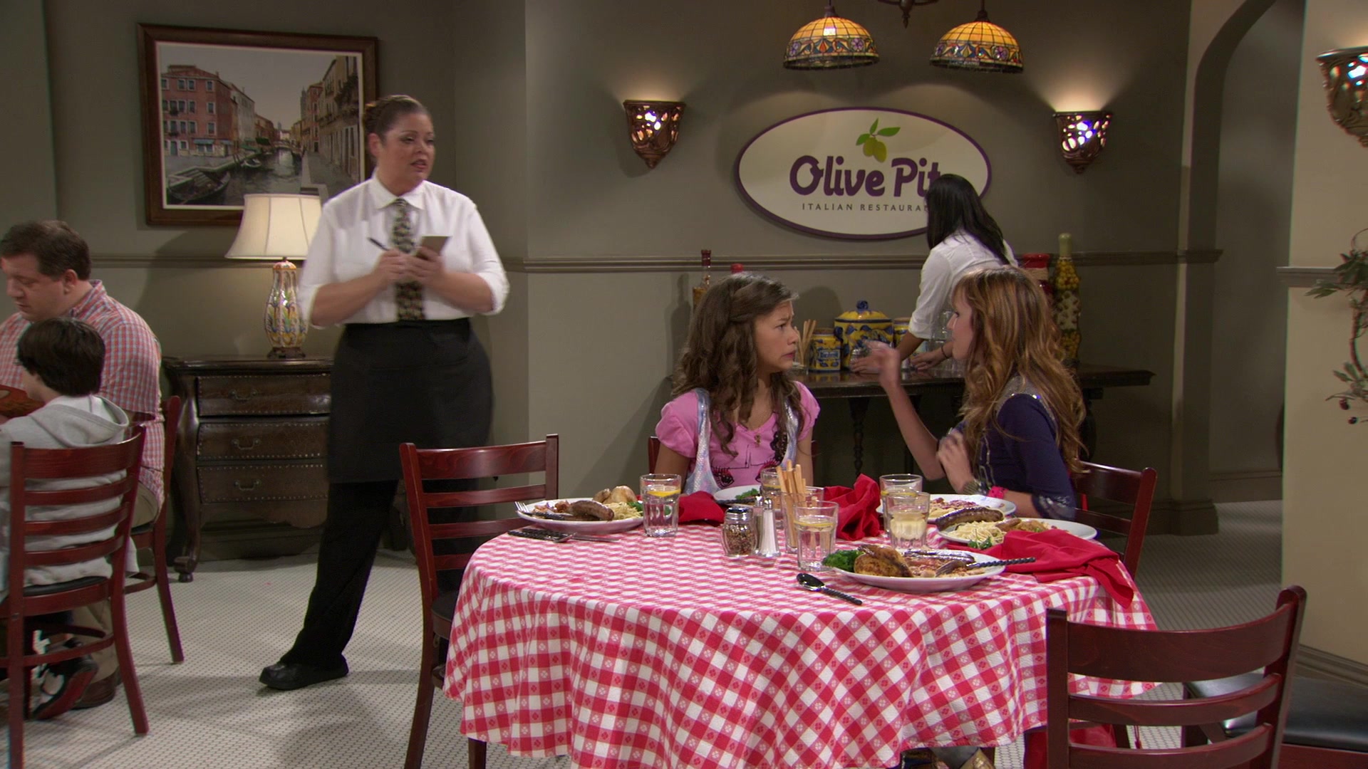 Shake_It_Up_S01E02_1080p_BTD_002266.jpg Shake_It_Up_S01E02_1080p_BTD_002266.jpg