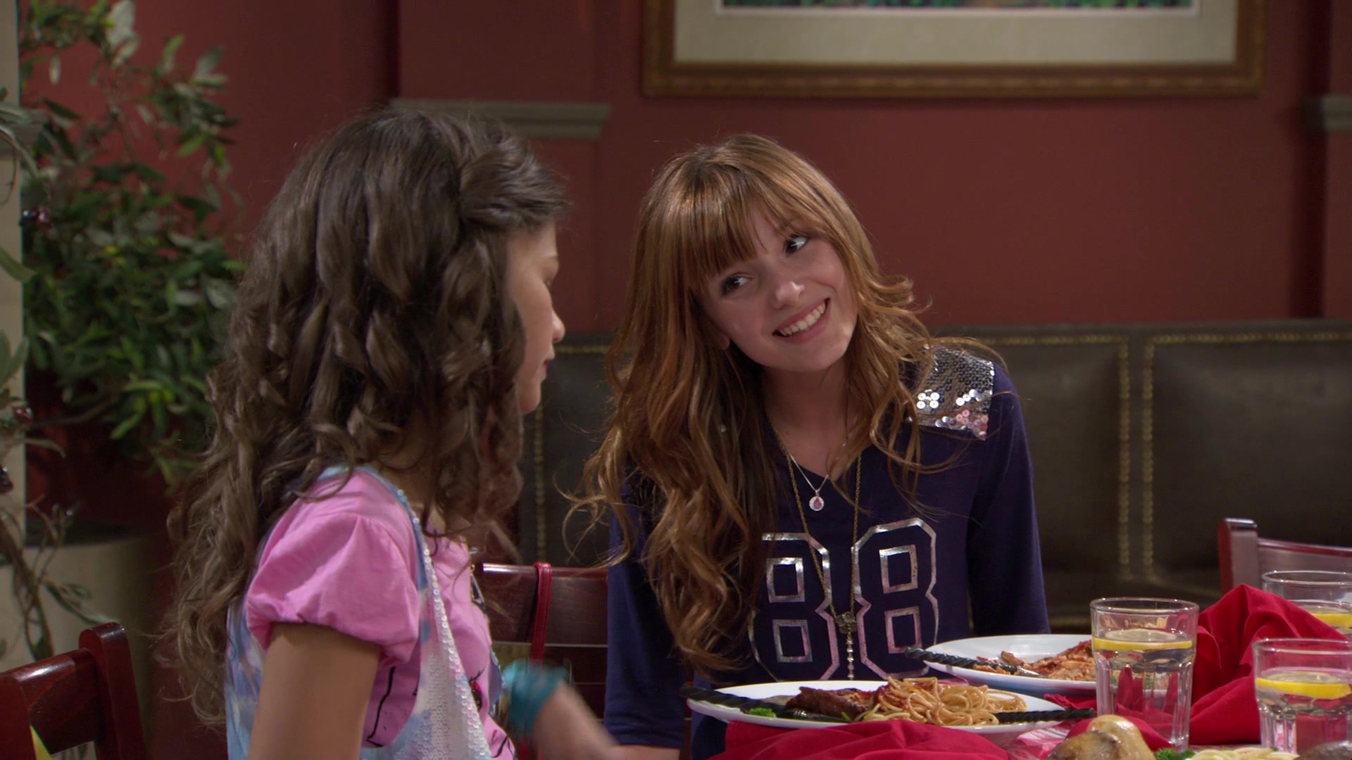 Shake_It_Up_S01E02_1080p_BTD_002288.jpg
