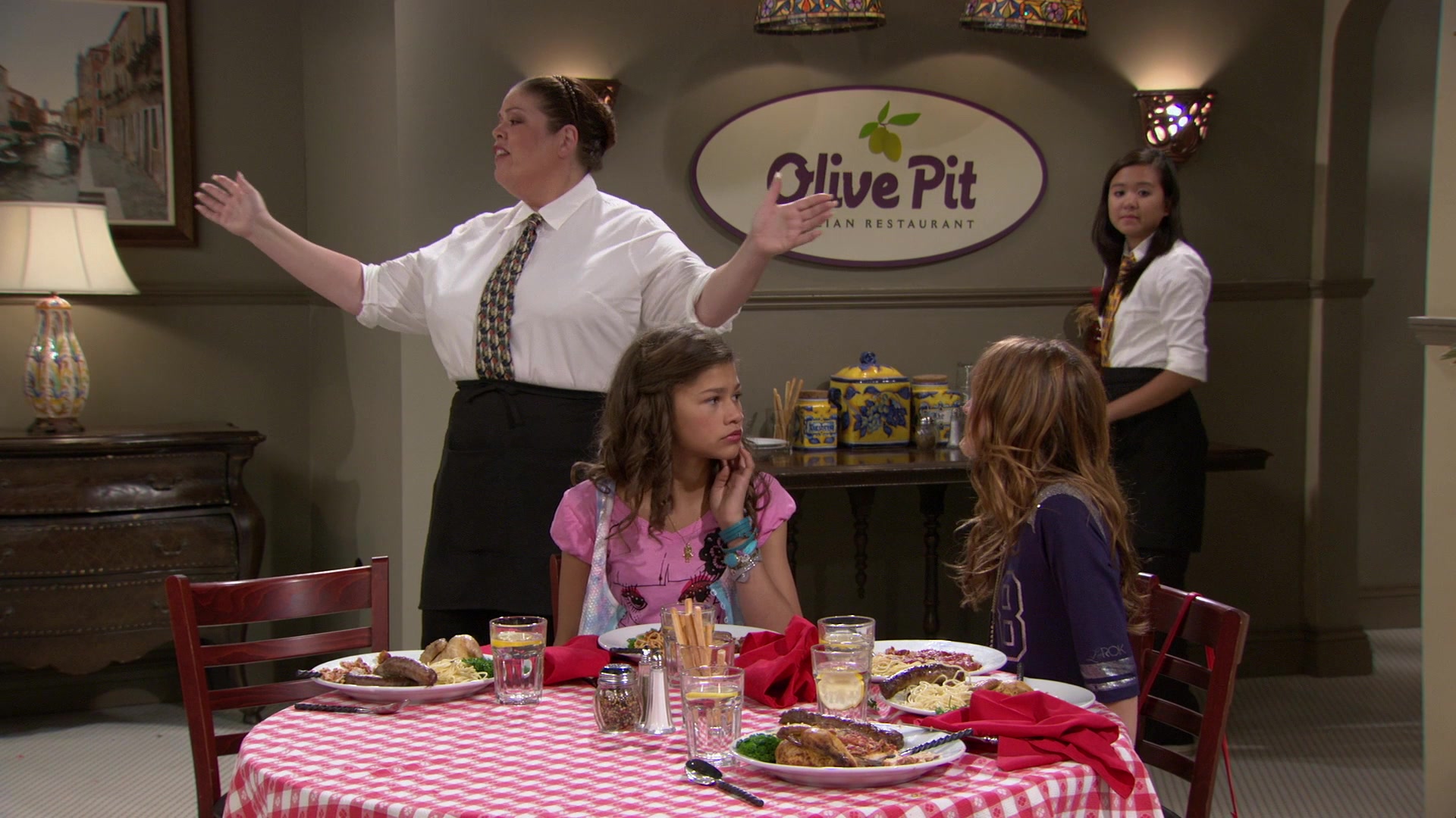 Shake_It_Up_S01E02_1080p_BTD_002294.jpg
