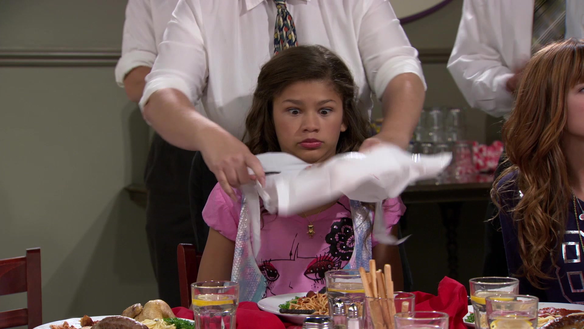 Shake_It_Up_S01E02_1080p_BTD_002308.jpg Shake_It_Up_S01E02_1080p_BTD_002308.jpg