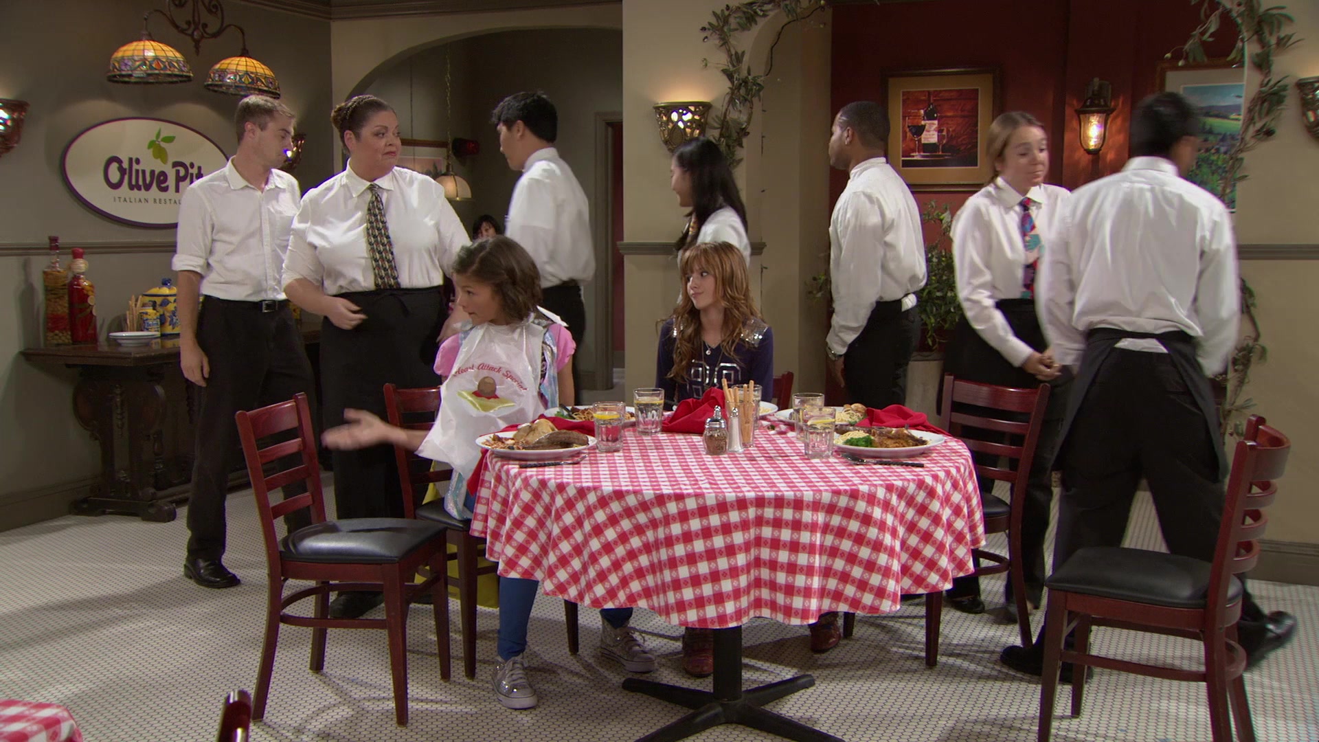 Shake_It_Up_S01E02_1080p_BTD_002327.jpg