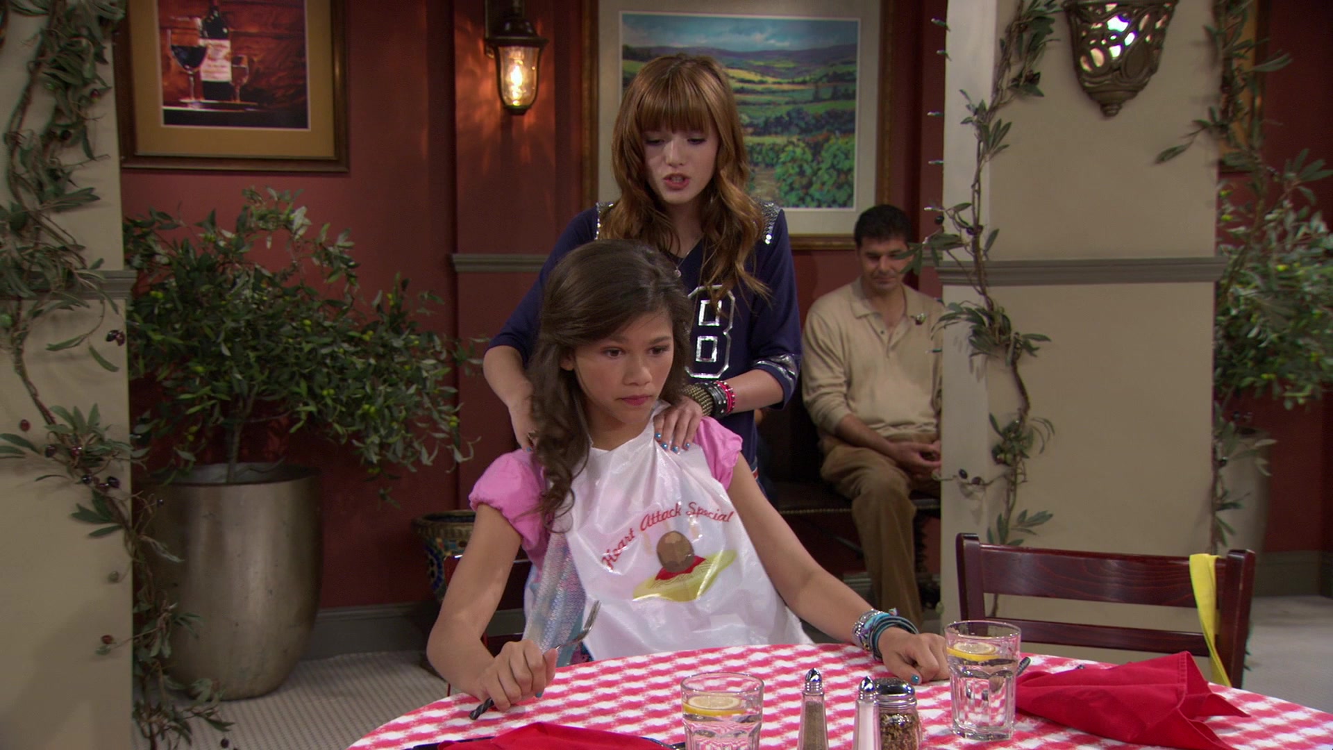Shake_It_Up_S01E02_1080p_BTD_002341.jpg