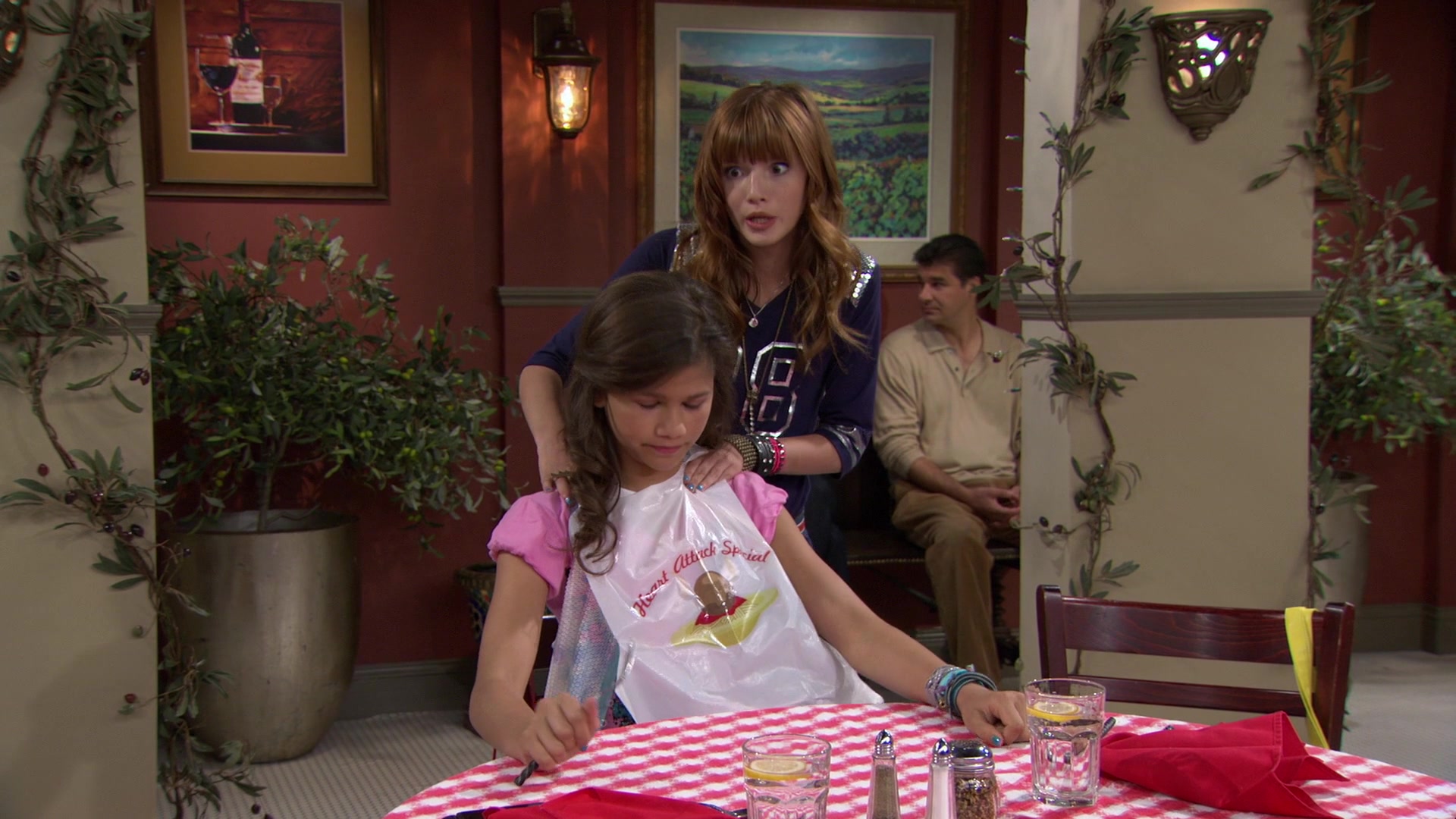 Shake_It_Up_S01E02_1080p_BTD_002343.jpg