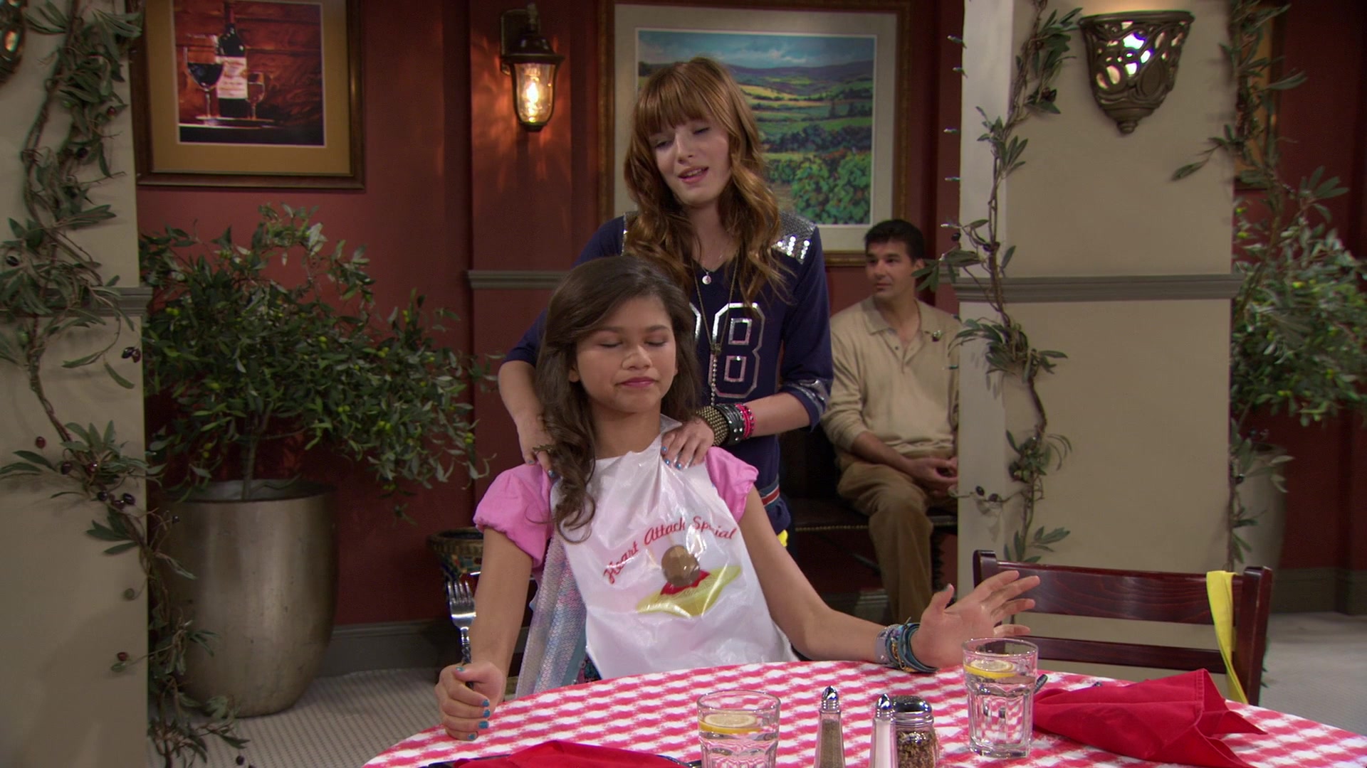 Shake_It_Up_S01E02_1080p_BTD_002344.jpg Shake_It_Up_S01E02_1080p_BTD_002344.jpg