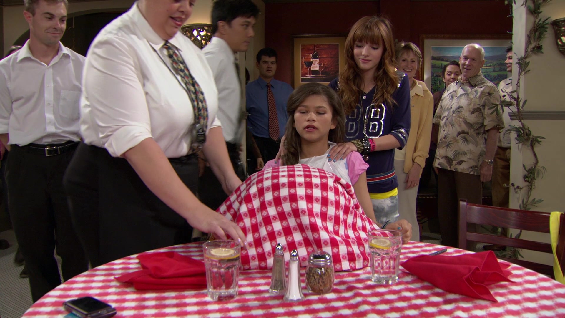 Shake_It_Up_S01E02_1080p_BTD_002356.jpg