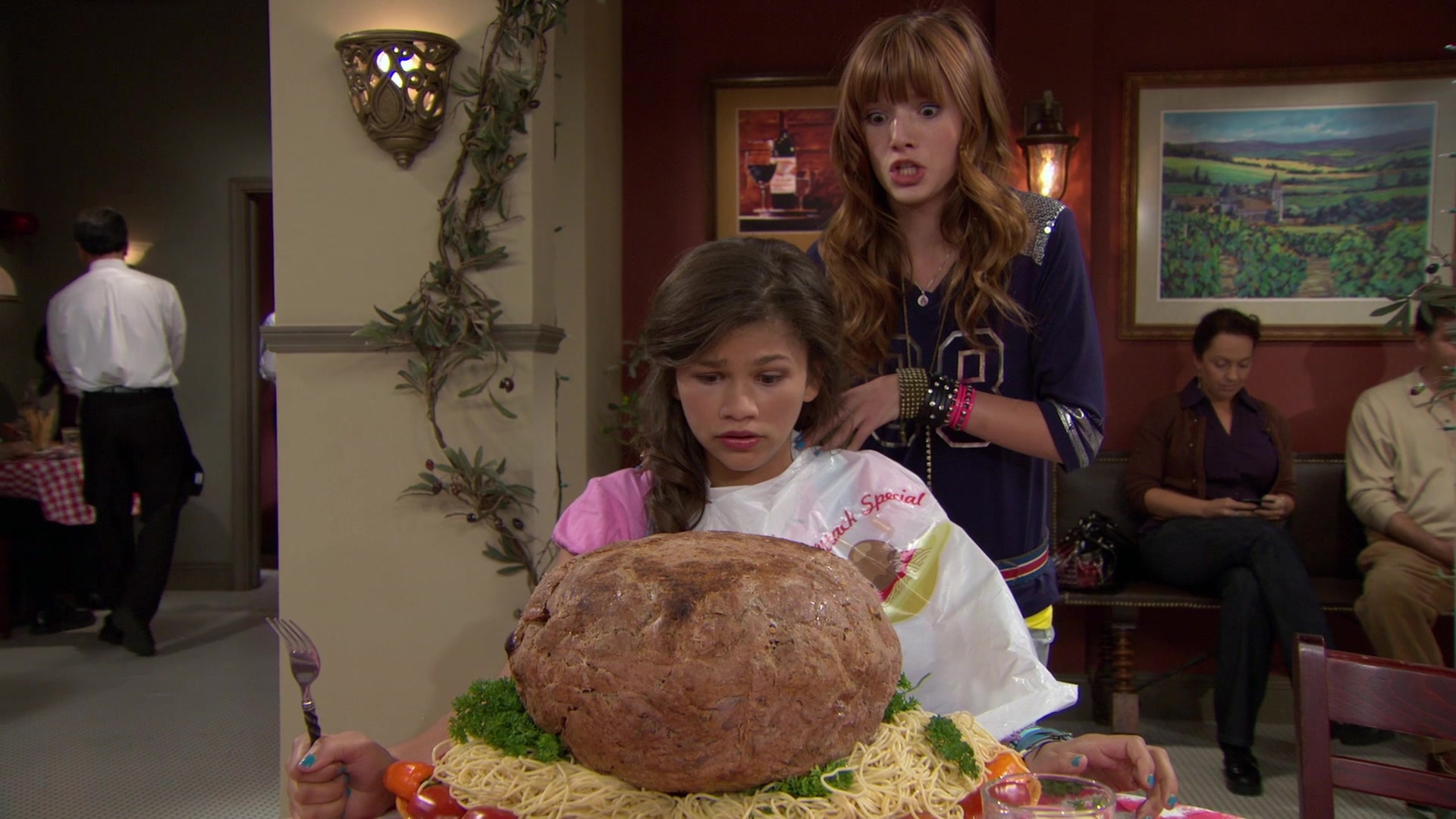 Shake_It_Up_S01E02_1080p_BTD_002390.jpg