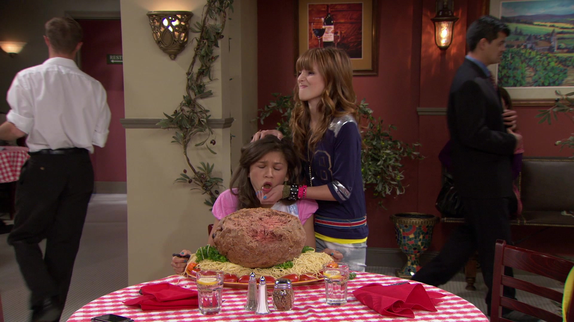 Shake_It_Up_S01E02_1080p_BTD_002417.jpg