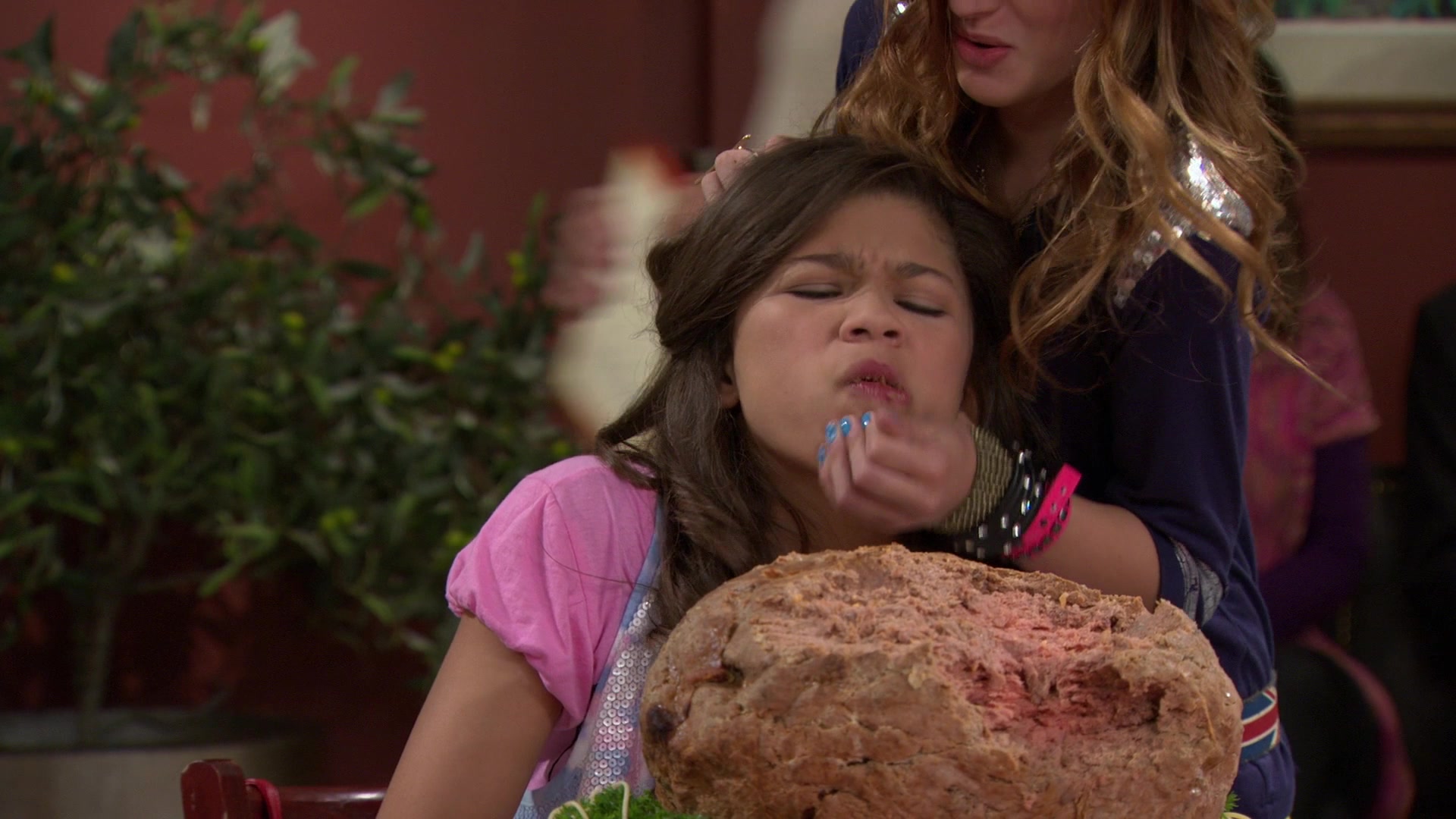 Shake_It_Up_S01E02_1080p_BTD_002424.jpg