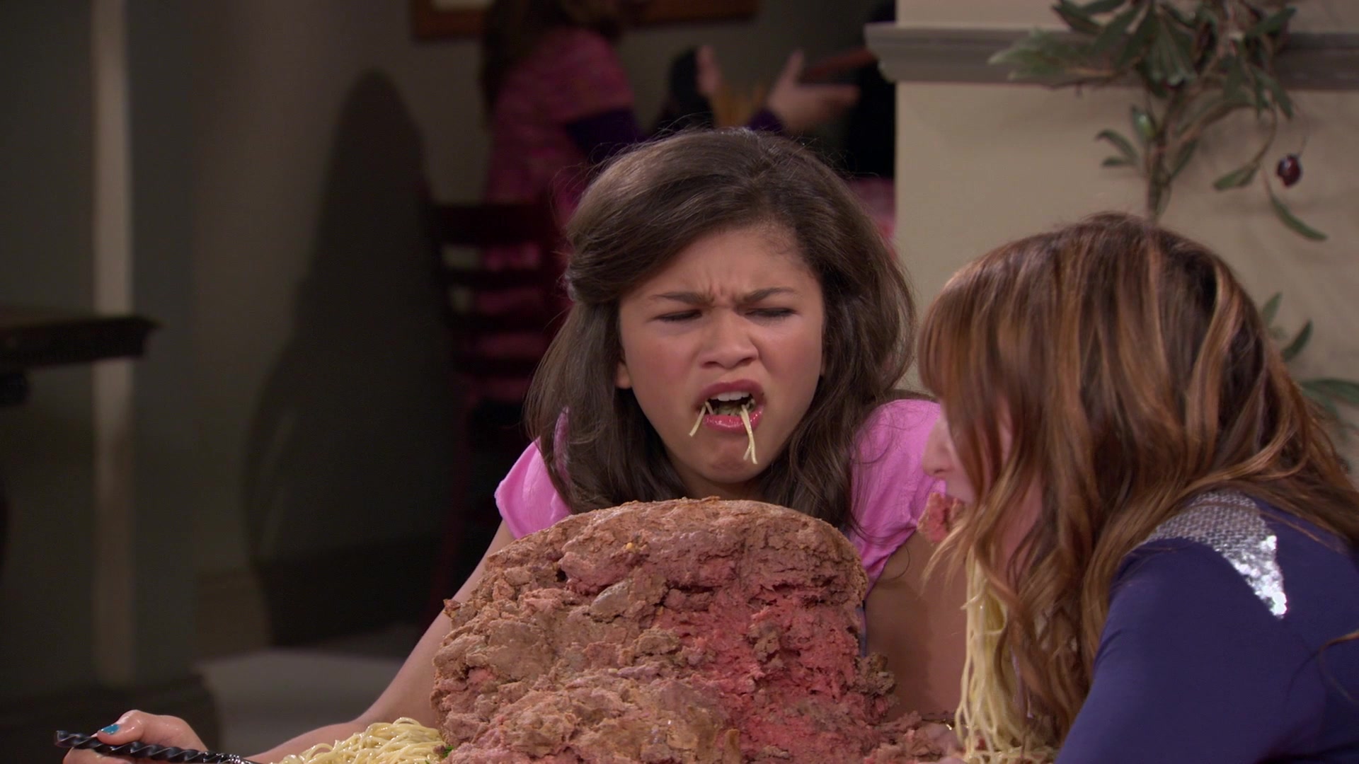 Shake_It_Up_S01E02_1080p_BTD_002456.jpg Shake_It_Up_S01E02_1080p_BTD_002456.jpg