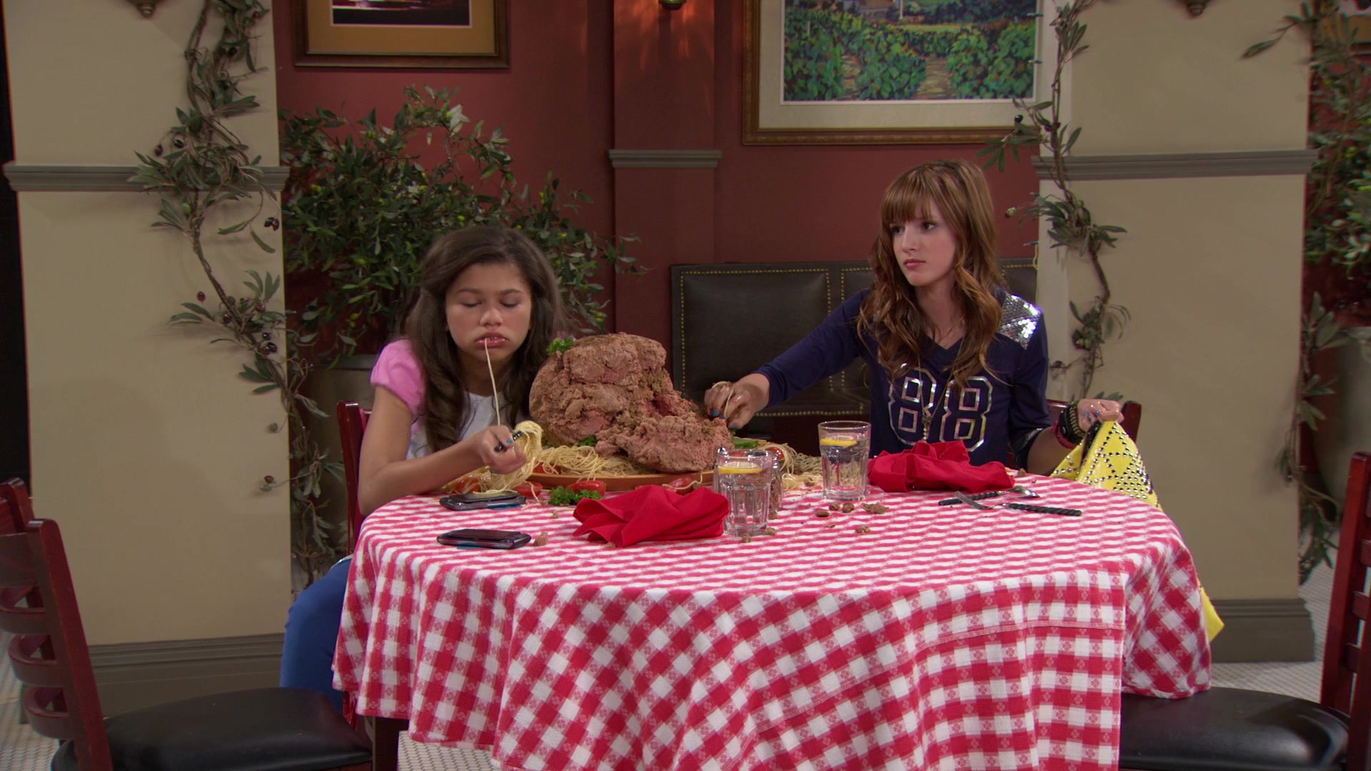 Shake_It_Up_S01E02_1080p_BTD_002485.jpg