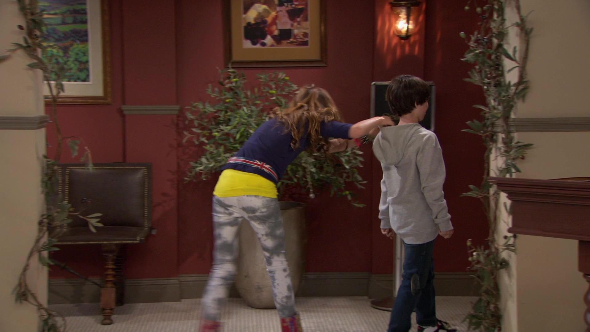 Shake_It_Up_S01E02_1080p_BTD_002503.jpg