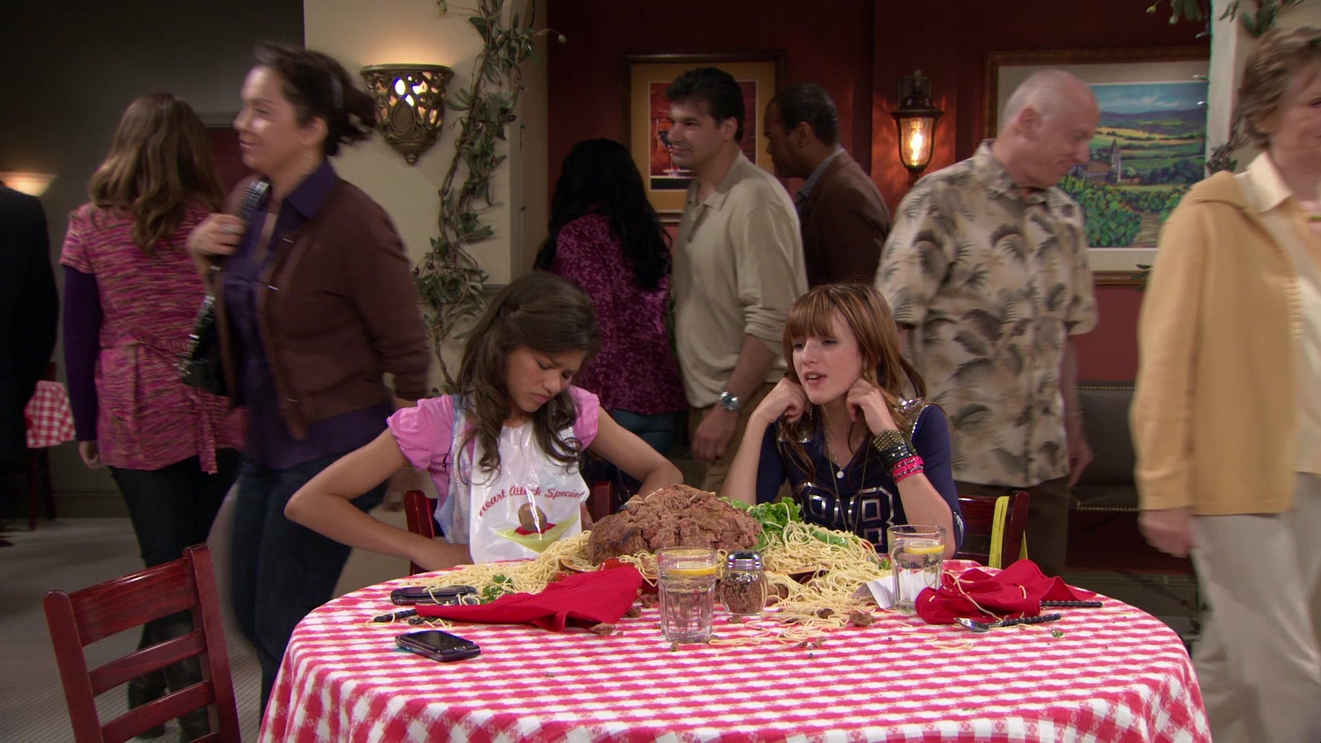 Shake_It_Up_S01E02_1080p_BTD_002679.jpg