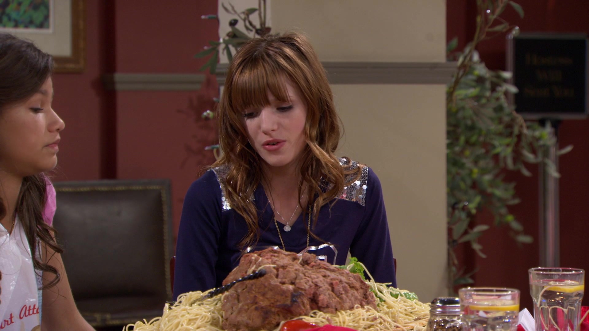 Shake_It_Up_S01E02_1080p_BTD_002703.jpg