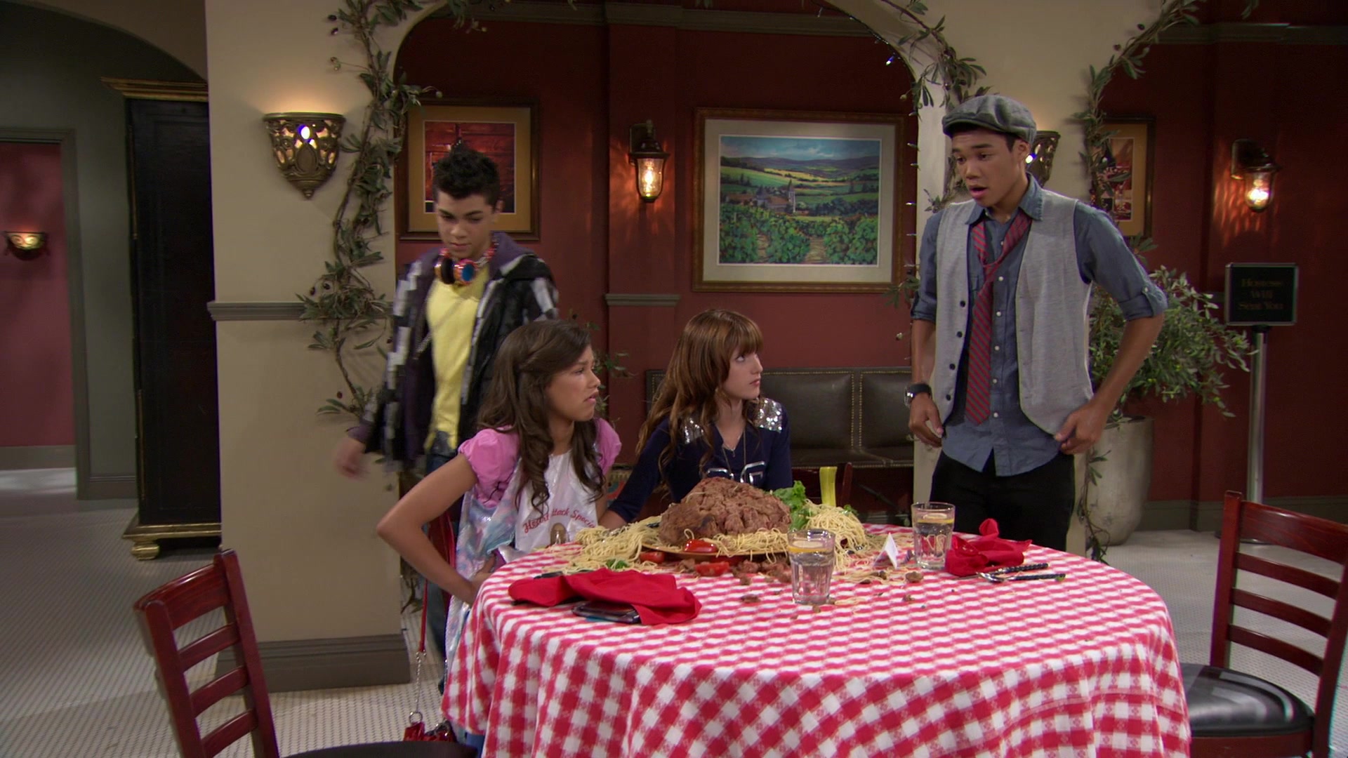 Shake_It_Up_S01E02_1080p_BTD_002716.jpg