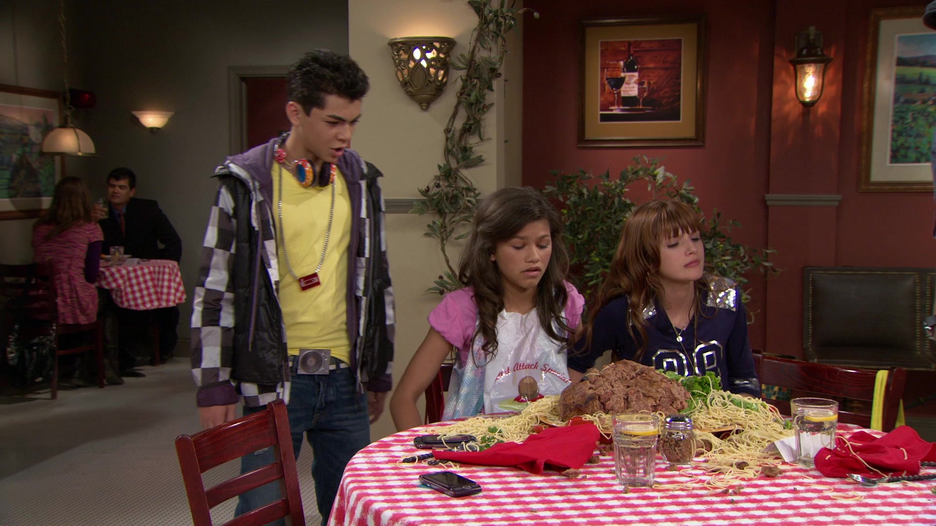 Shake_It_Up_S01E02_1080p_BTD_002724.jpg Shake_It_Up_S01E02_1080p_BTD_002724.jpg