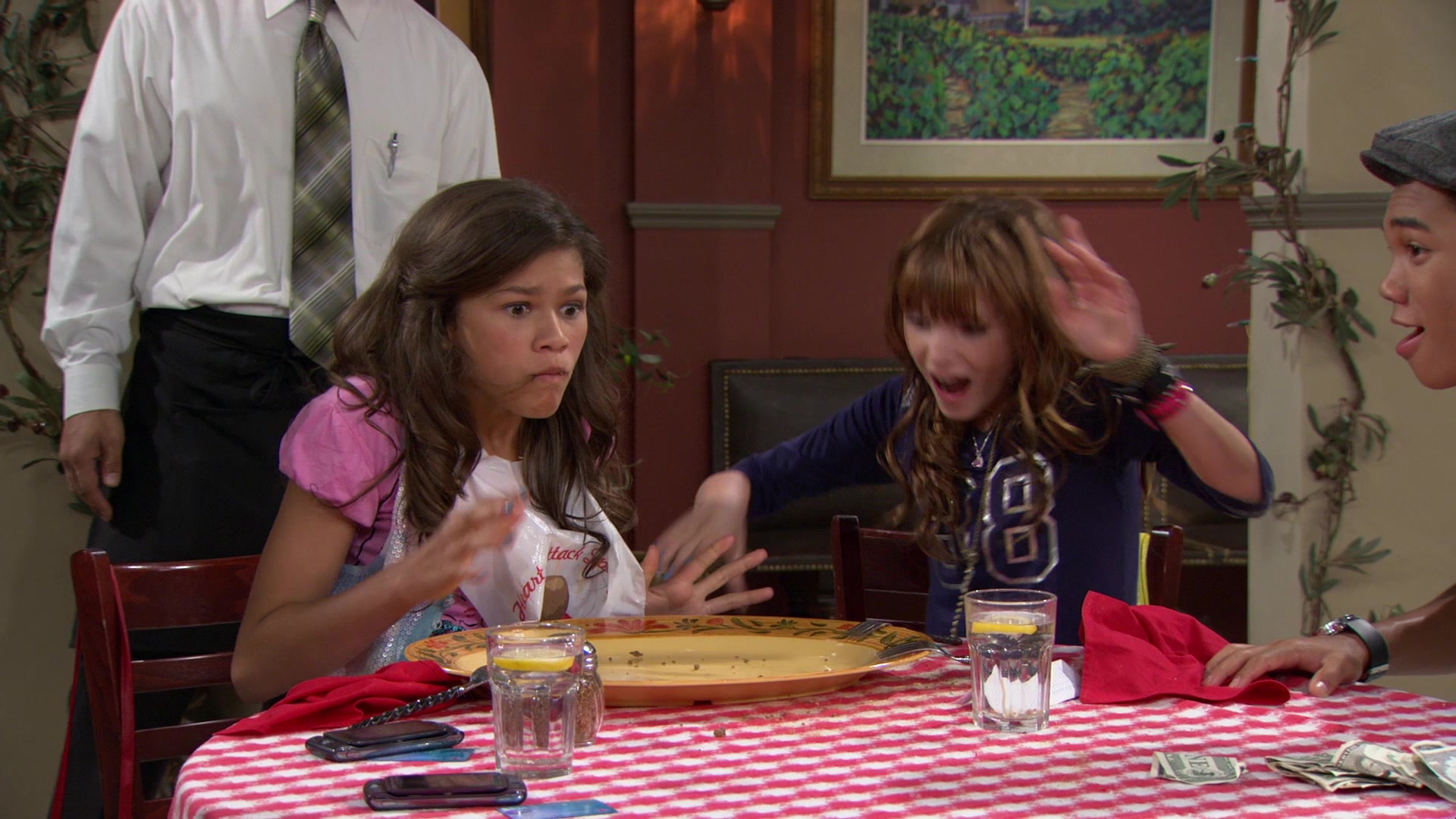 Shake_It_Up_S01E02_1080p_BTD_002829.jpg