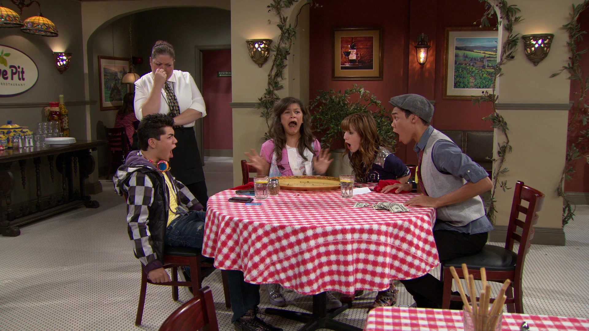 Shake_It_Up_S01E02_1080p_BTD_002868.jpg