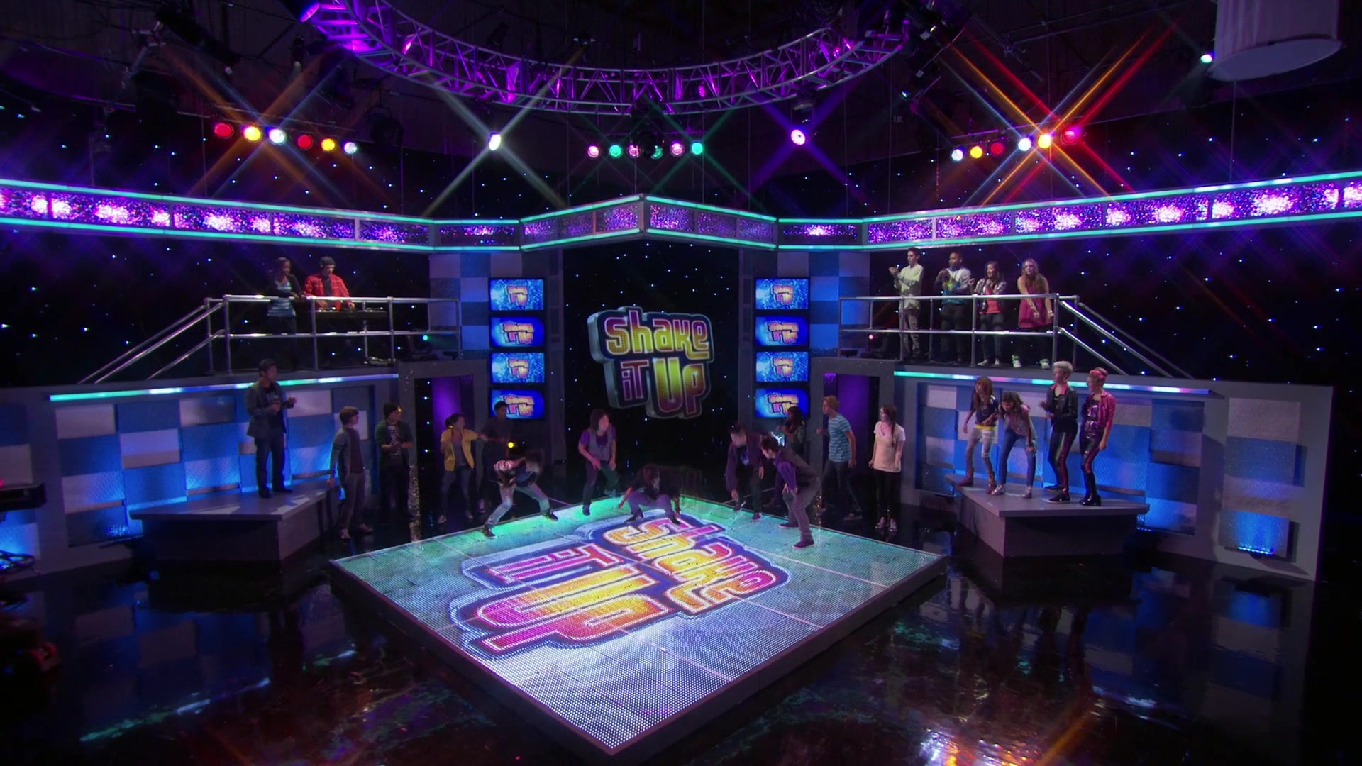 Shake_It_Up_S01E02_1080p_BTD_002903.jpg