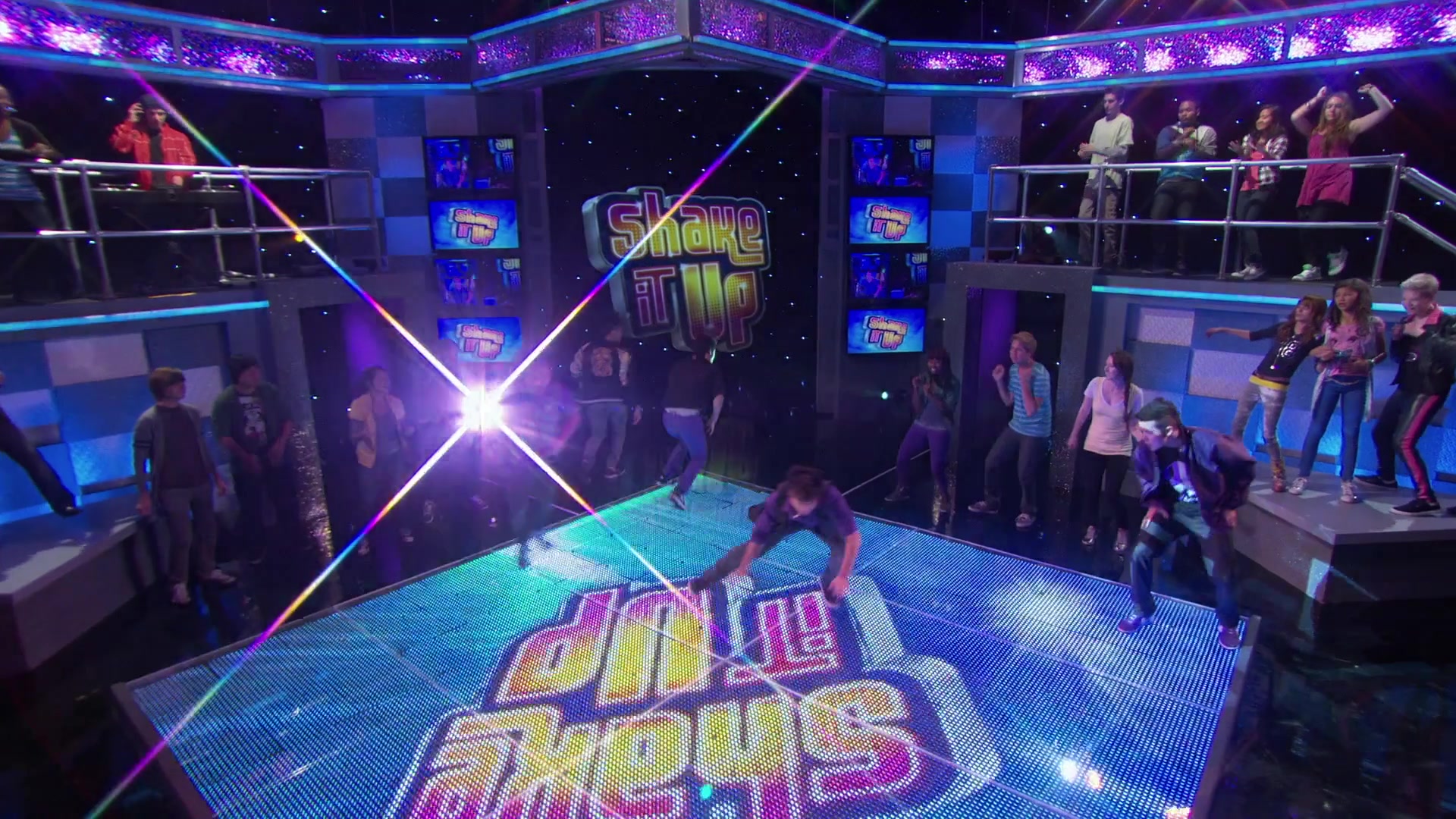 Shake_It_Up_S01E02_1080p_BTD_002912.jpg Shake_It_Up_S01E02_1080p_BTD_002912.jpg