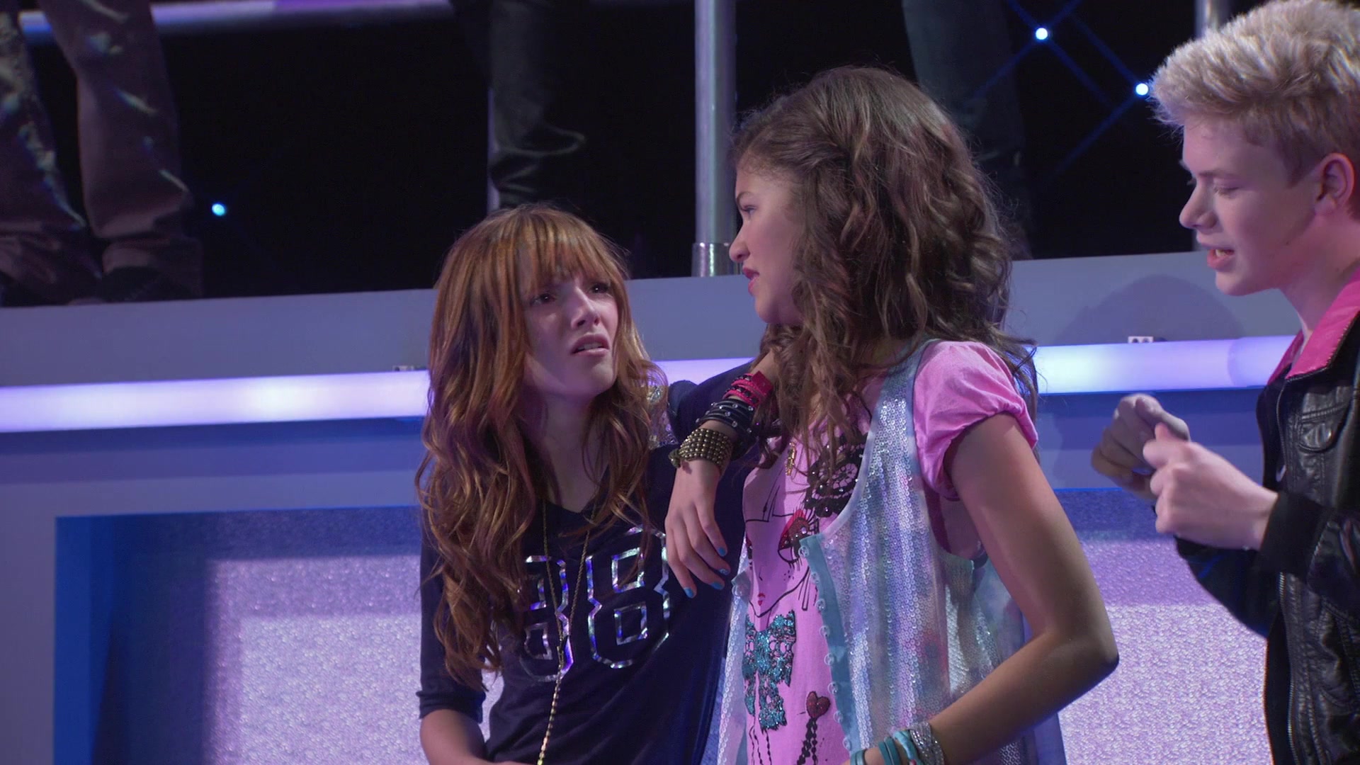 Shake_It_Up_S01E02_1080p_BTD_002945.jpg