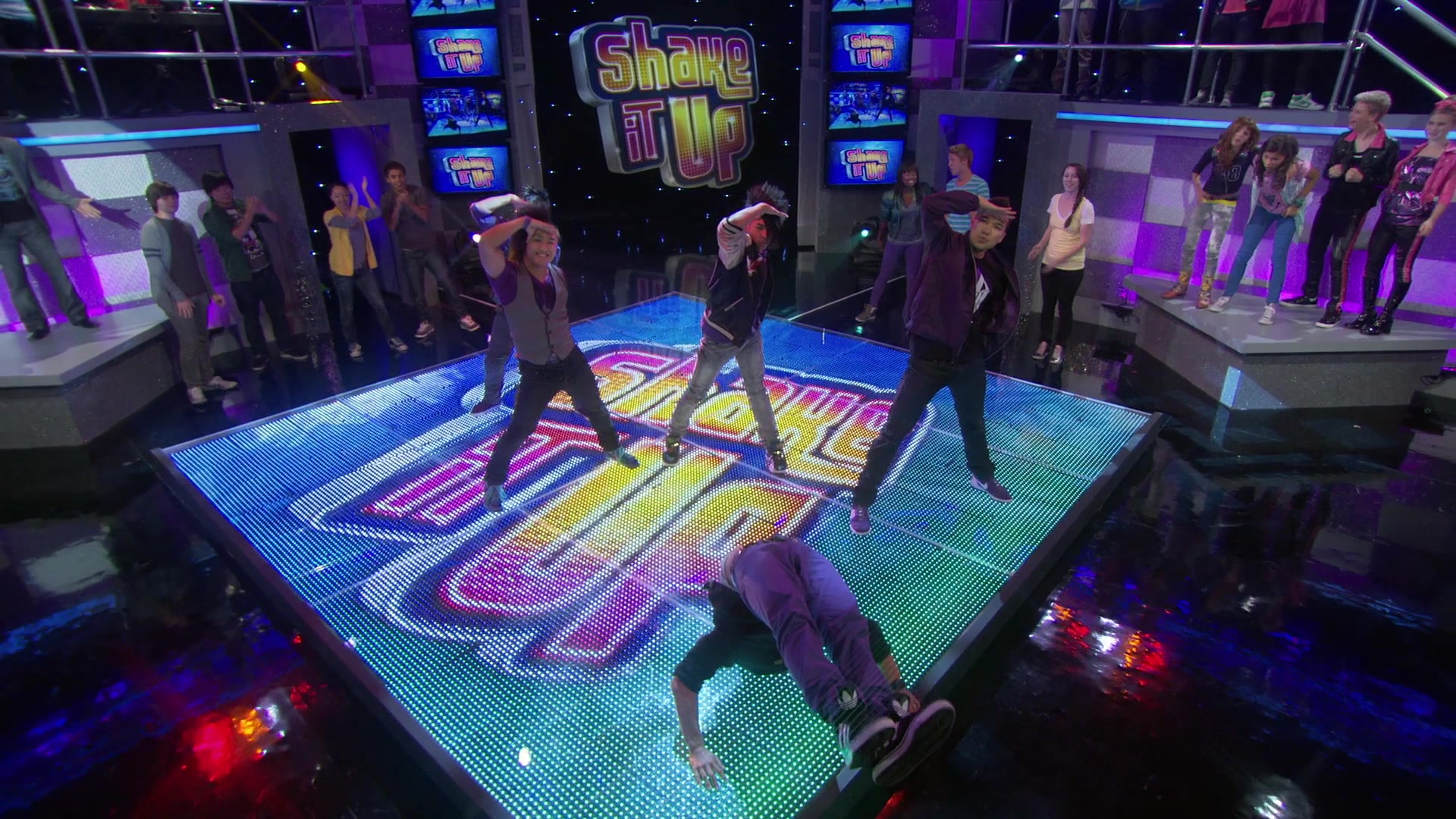 Shake_It_Up_S01E02_1080p_BTD_003008.jpg