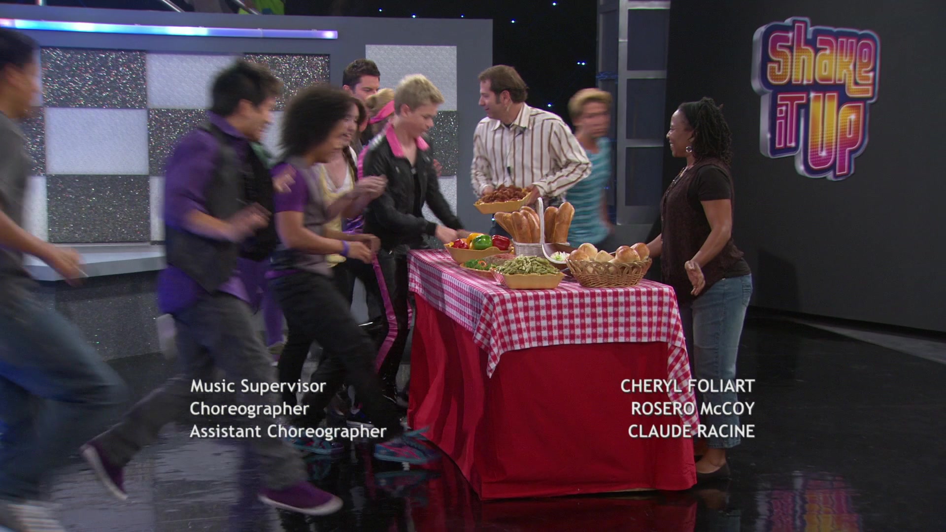 Shake_It_Up_S01E02_1080p_BTD_003096.jpg