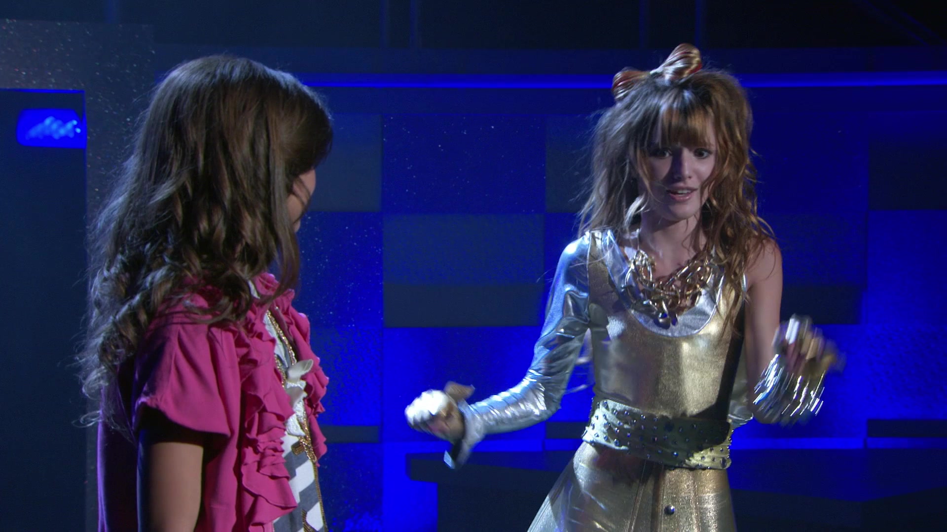Shake_It_Up_S01E03_1080p_BTD_000108.jpg