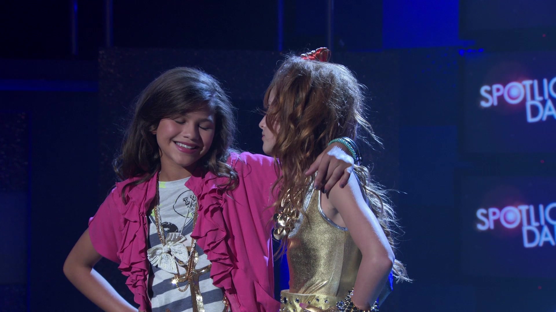Shake_It_Up_S01E03_1080p_BTD_000163.jpg
