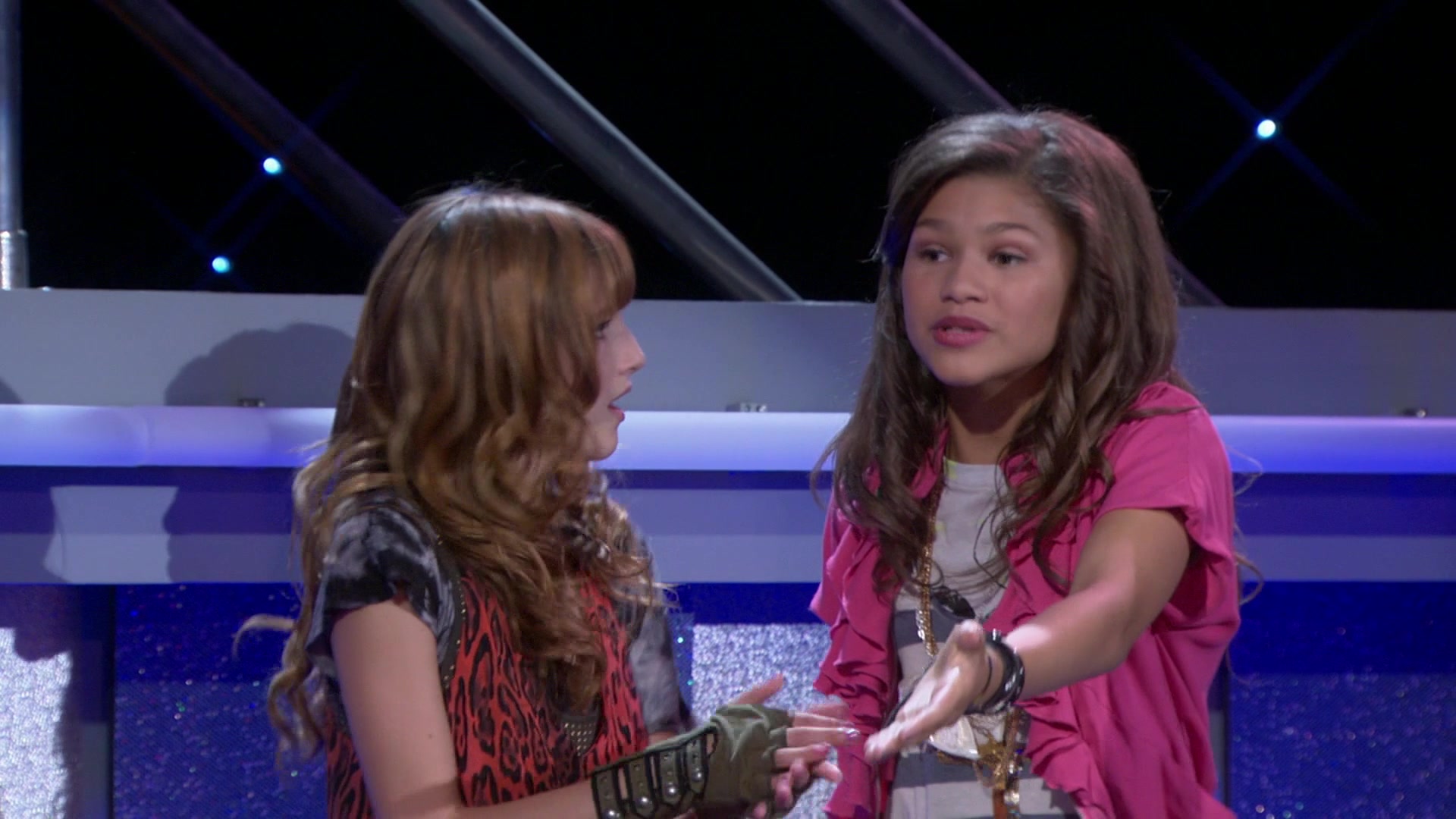 Shake_It_Up_S01E03_1080p_BTD_000744.jpg