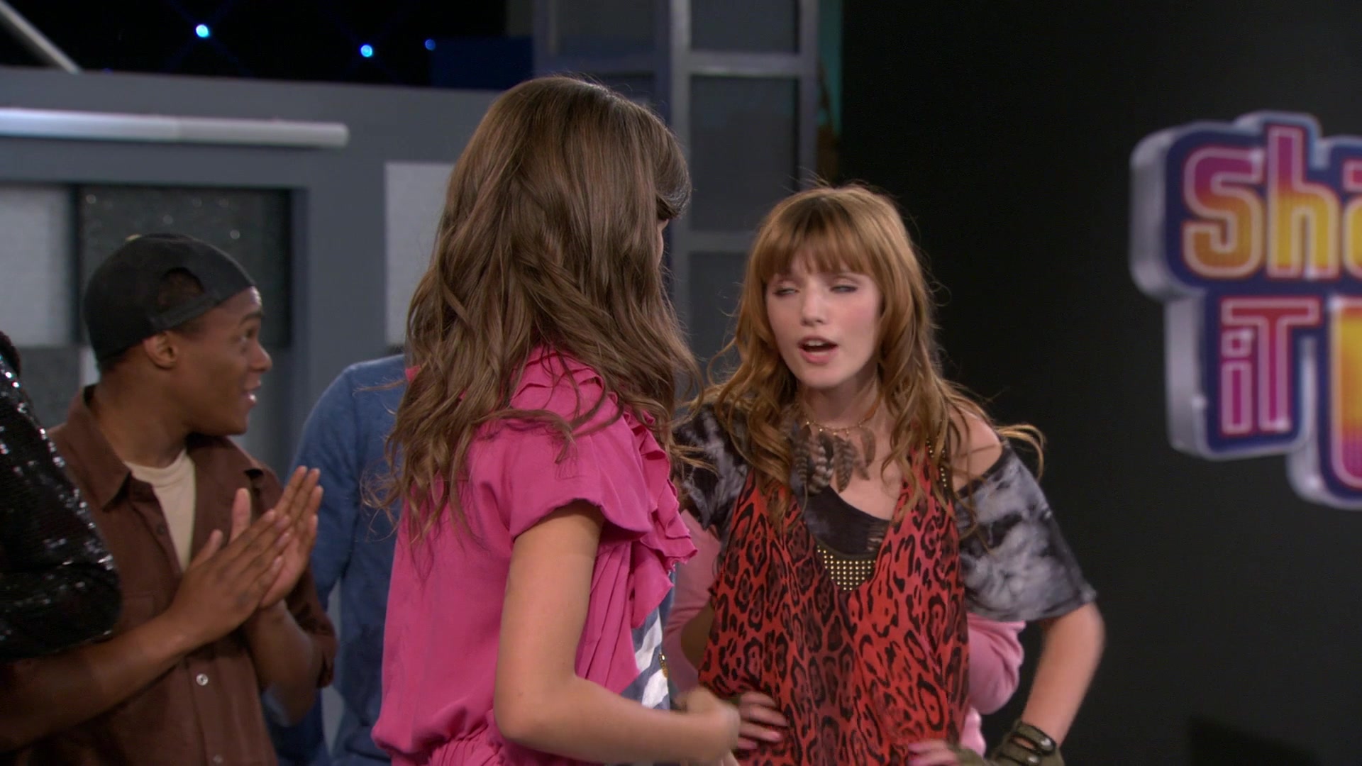 Shake_It_Up_S01E03_1080p_BTD_000876.jpg Shake_It_Up_S01E03_1080p_BTD_000876.jpg