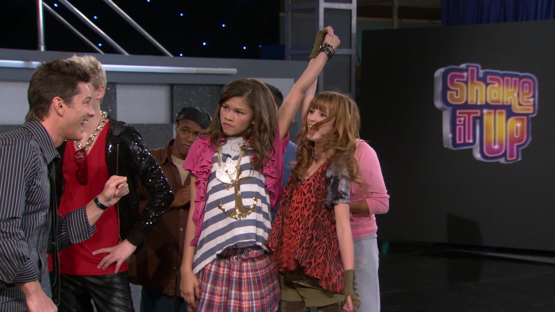 Shake_It_Up_S01E03_1080p_BTD_000900.jpg
